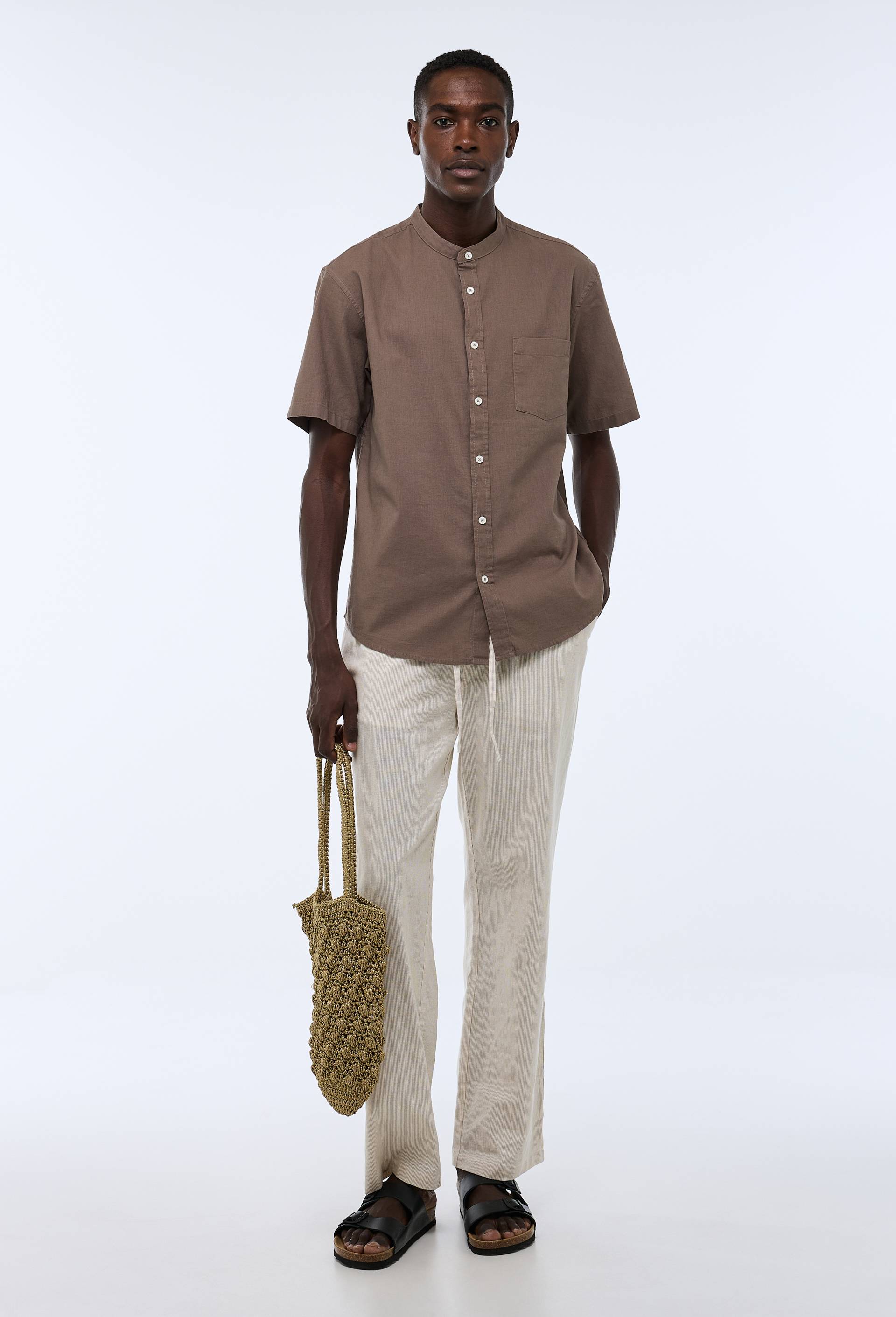 Chemise manches courtes col mao en lin, Brun clair, swatch image
