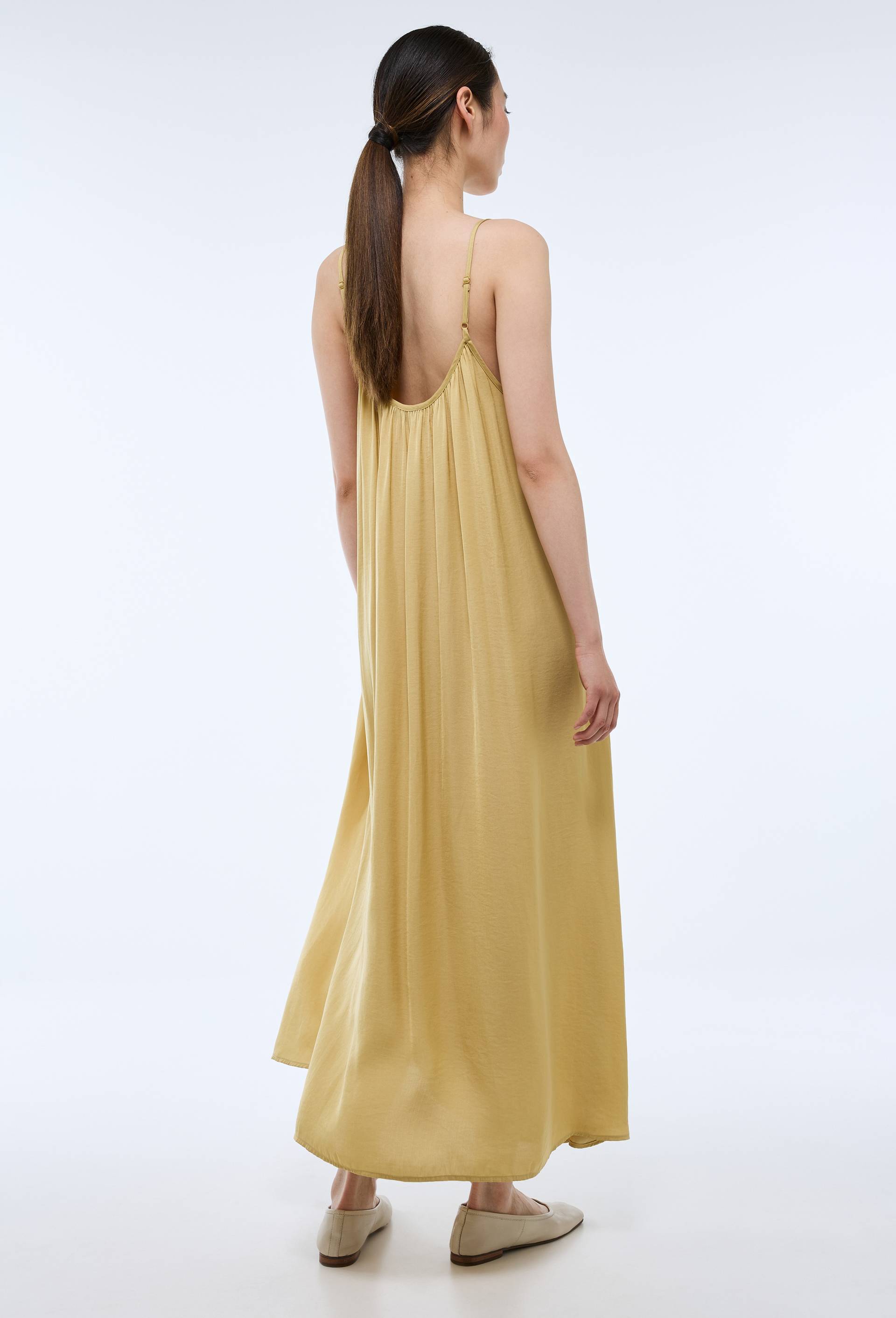Robe ample satin&eacute;e &agrave; bretelles, Jaune clair, large image number 1