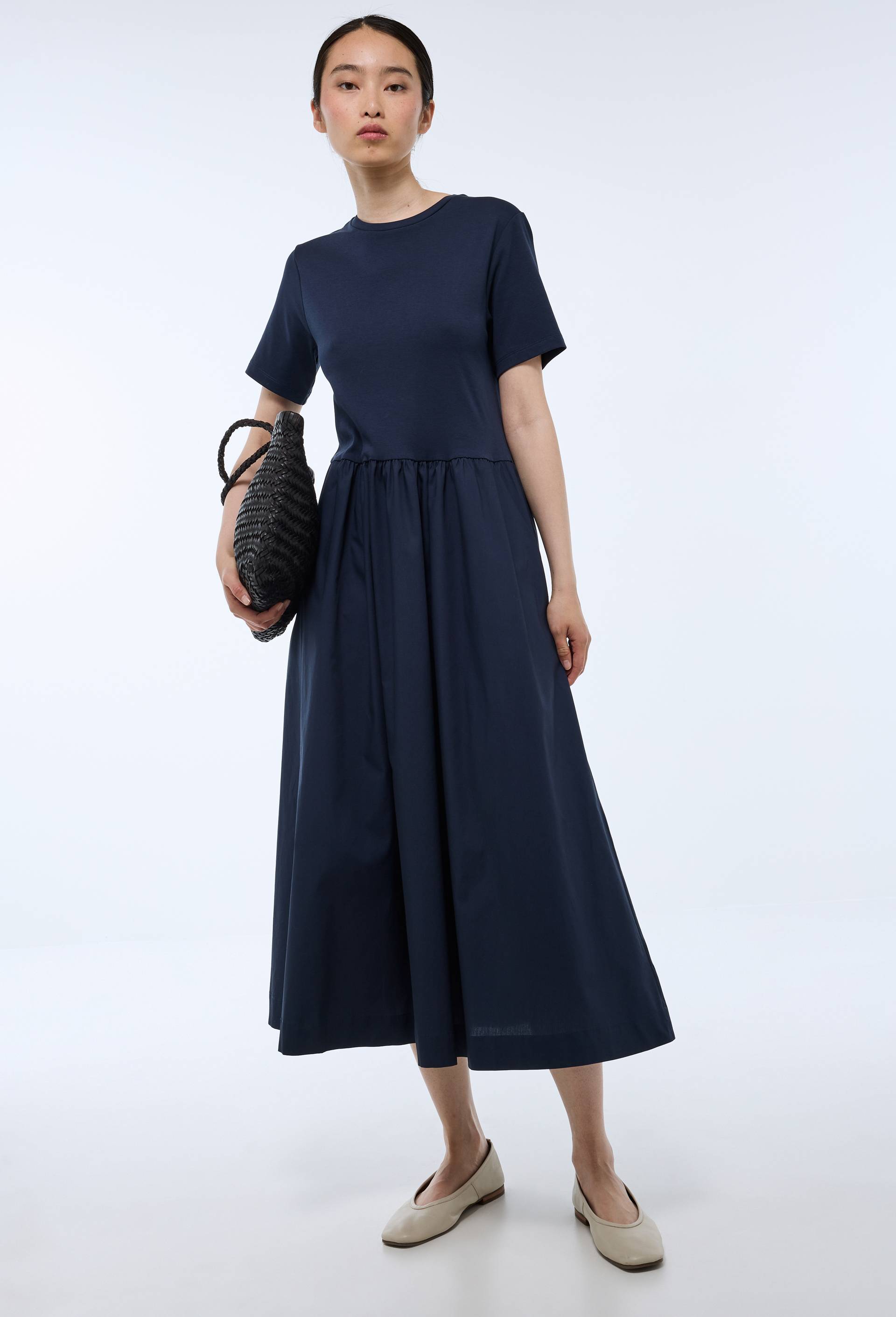 Robe longue bi-matière unie, Bleu foncé, swatch image