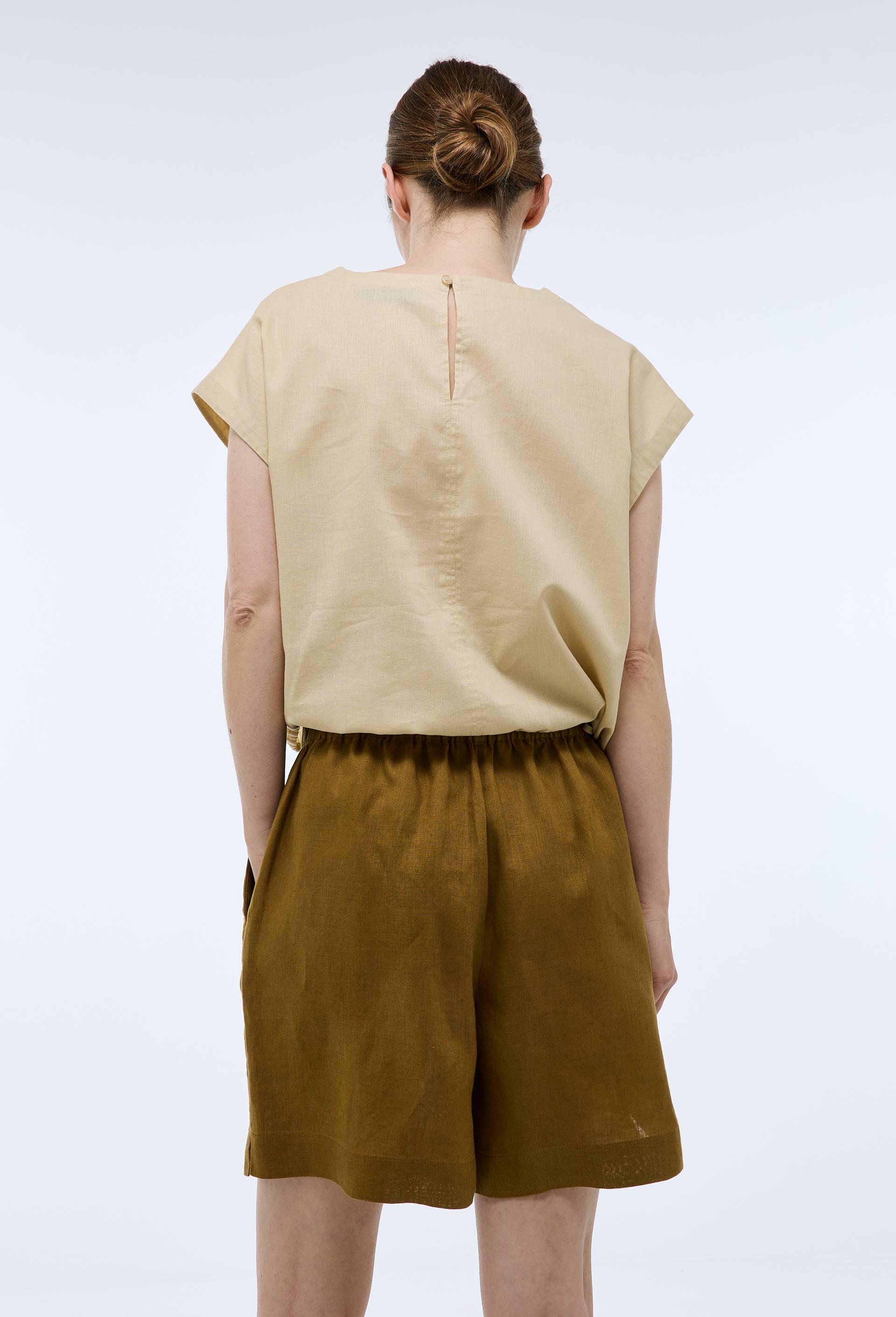 Short en lin, Jaune fonc&eacute;, large image number 1