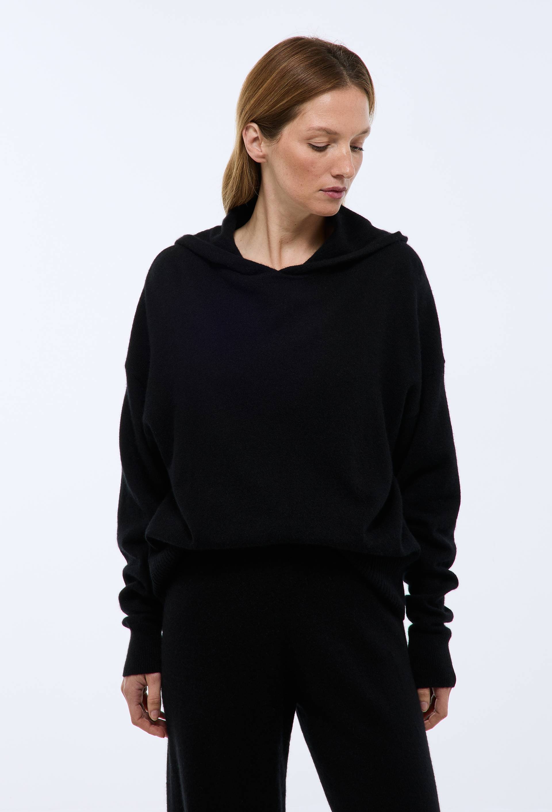 Pull &agrave; capuche en cachemire, Noir, swatch image