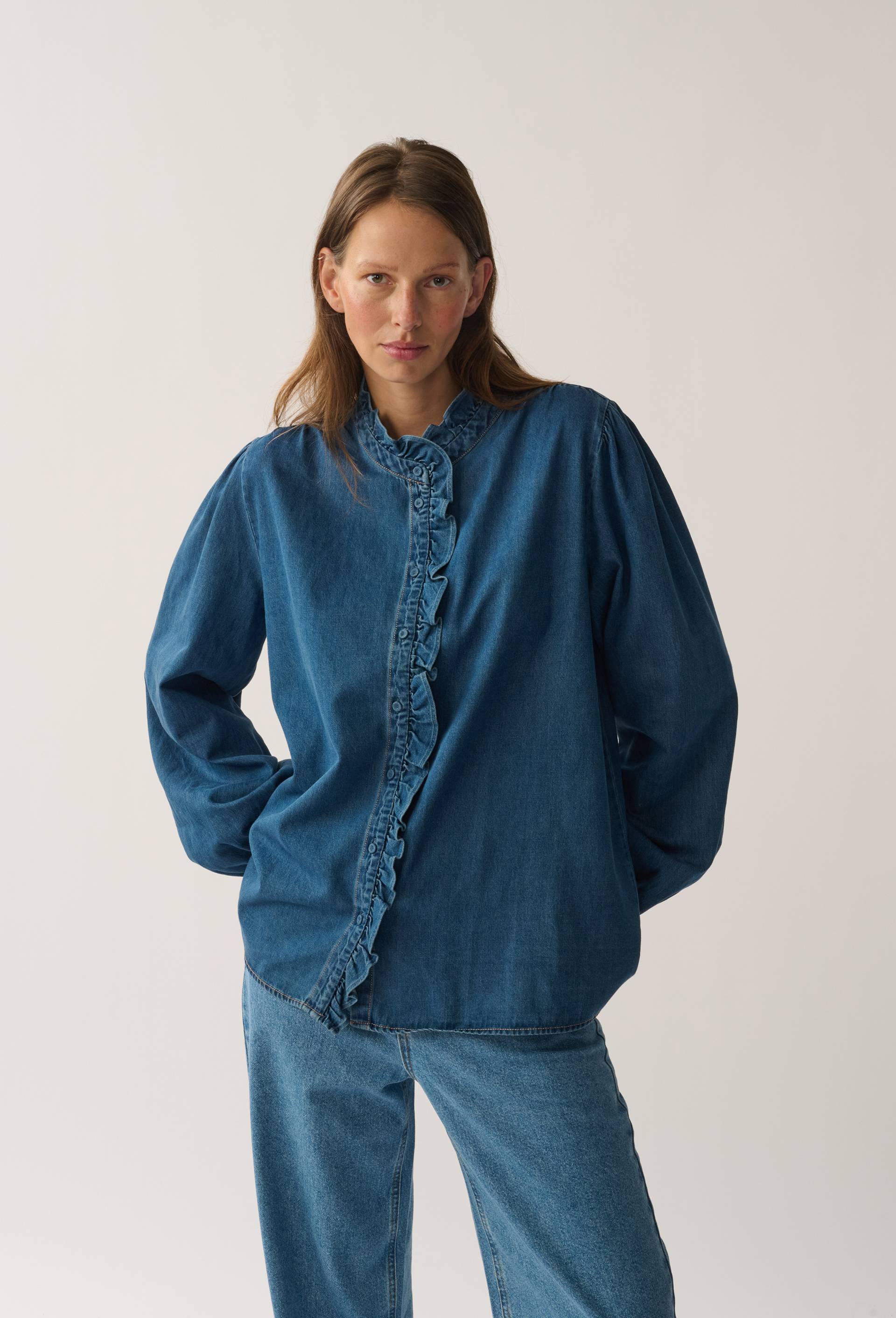 Blouse manches longues unie en jean en coton BIO GOTS, Bleu fonc&eacute;, swatch image