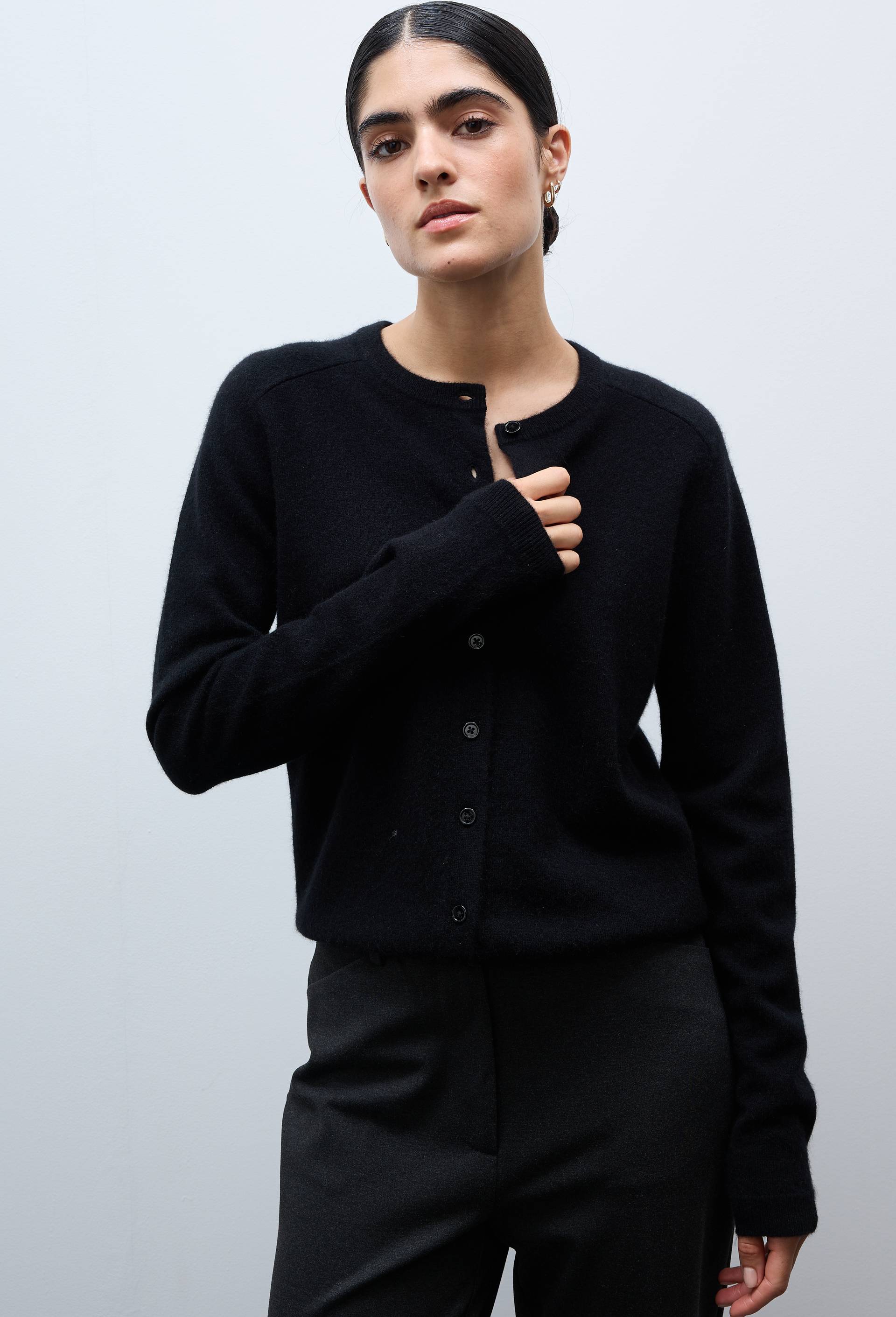 Cardigan uni col rond en 100% cachemire, Noir, large image number 1