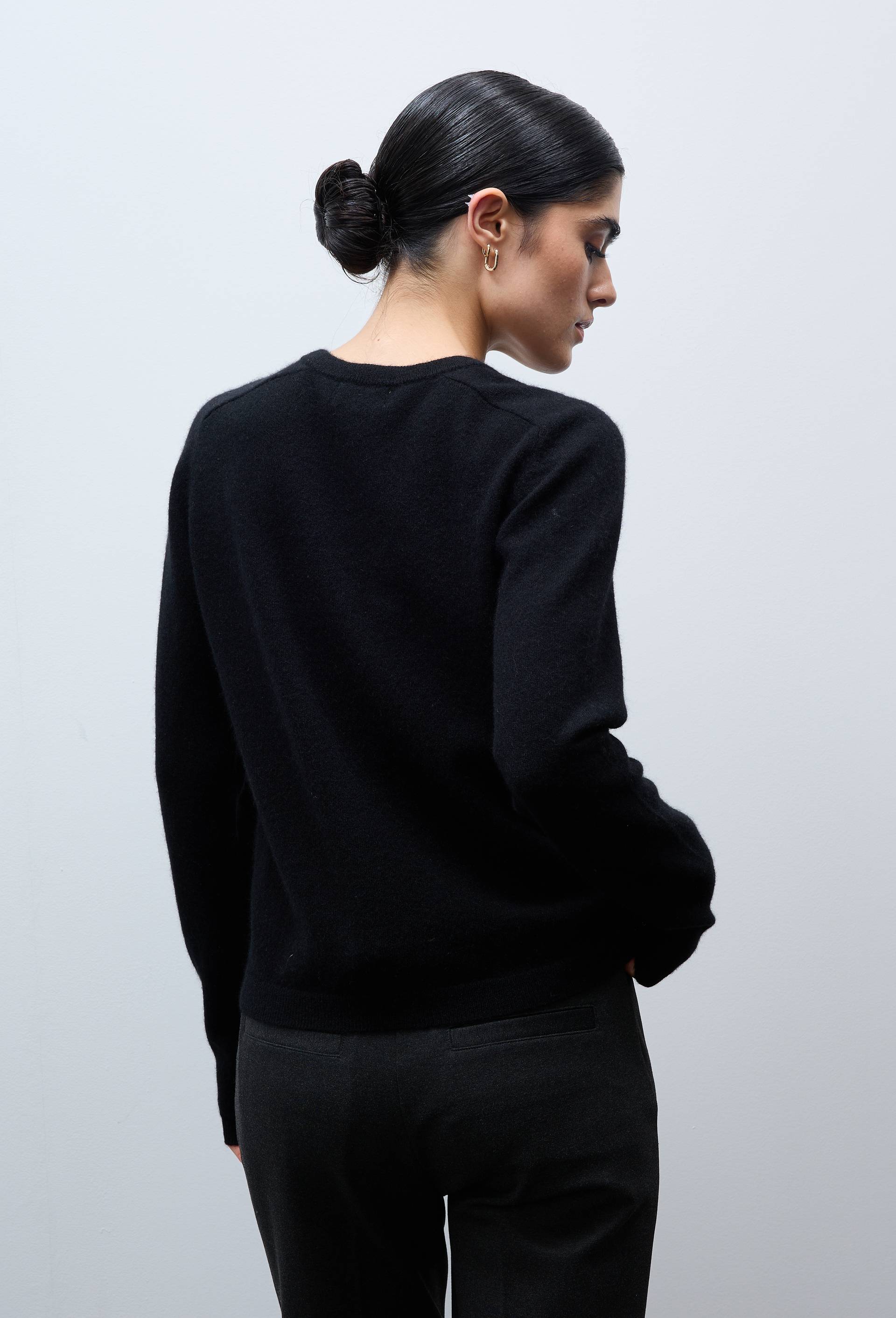 Cardigan uni col rond en 100% cachemire, Noir, large image number 2