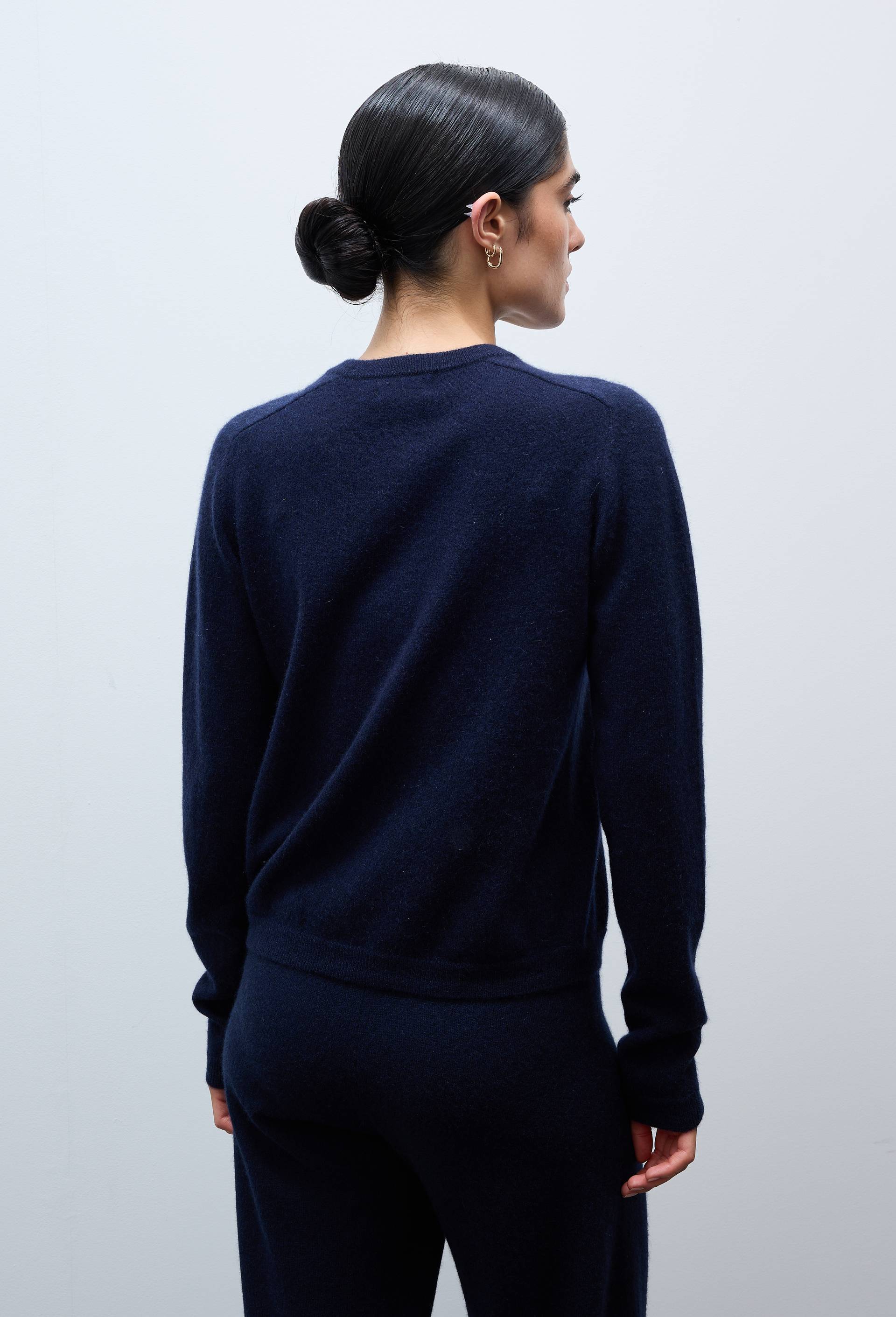 Cardigan uni col rond en 100% cachemire, Bleu fonc&eacute;, large image number 1