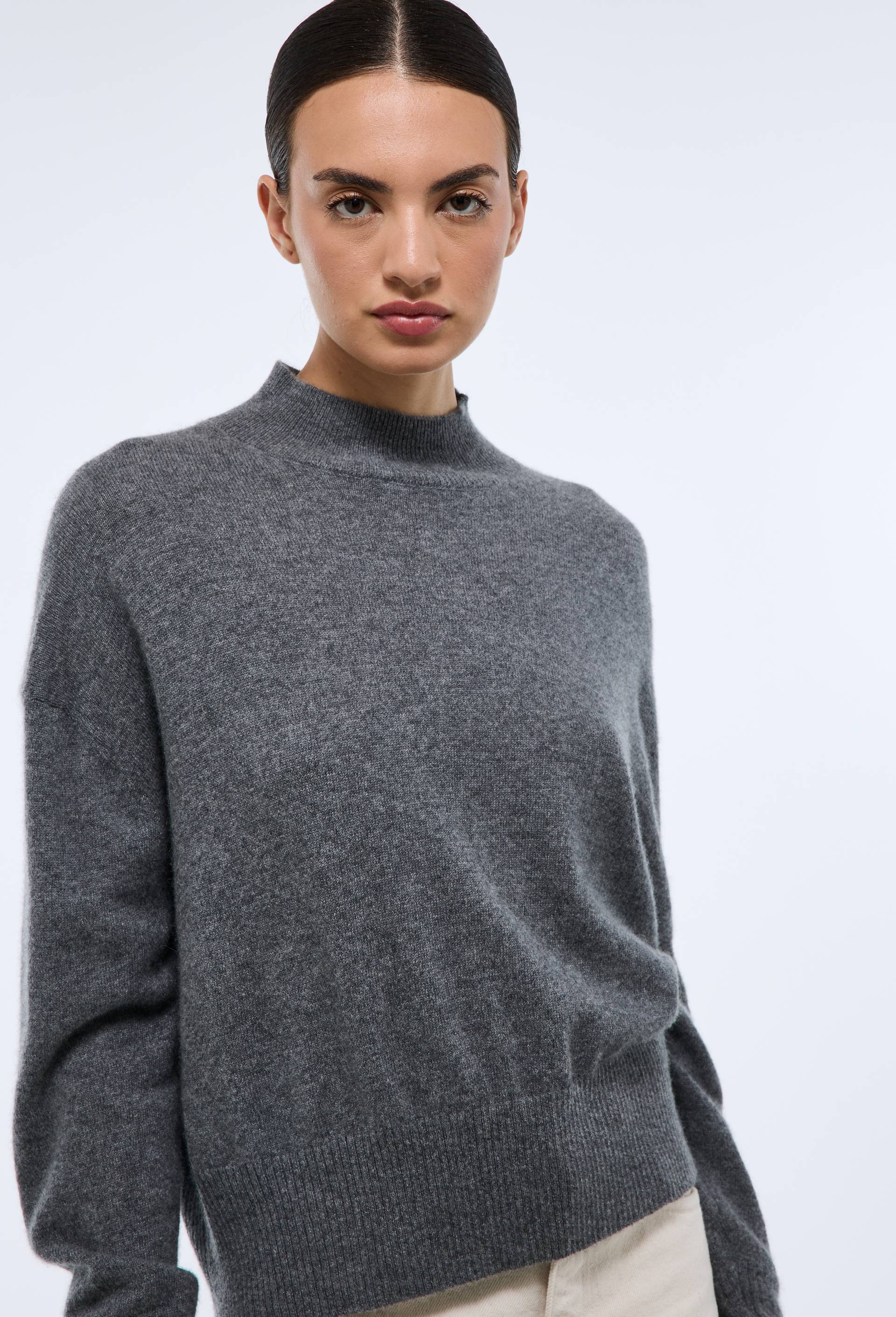 Pull uni court col montant en 100% cachemire, Gris, swatch image