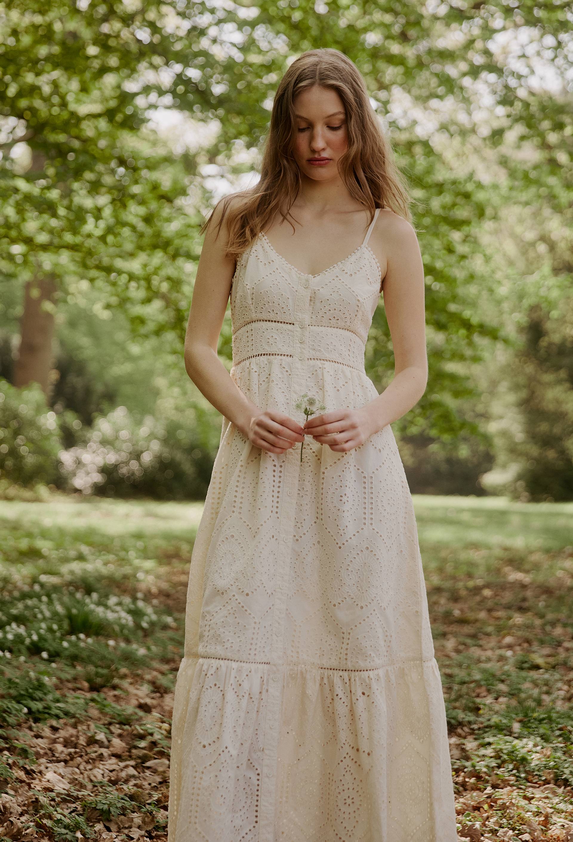 Robe longue en dentelle unie - MONOPRIX - Modalova