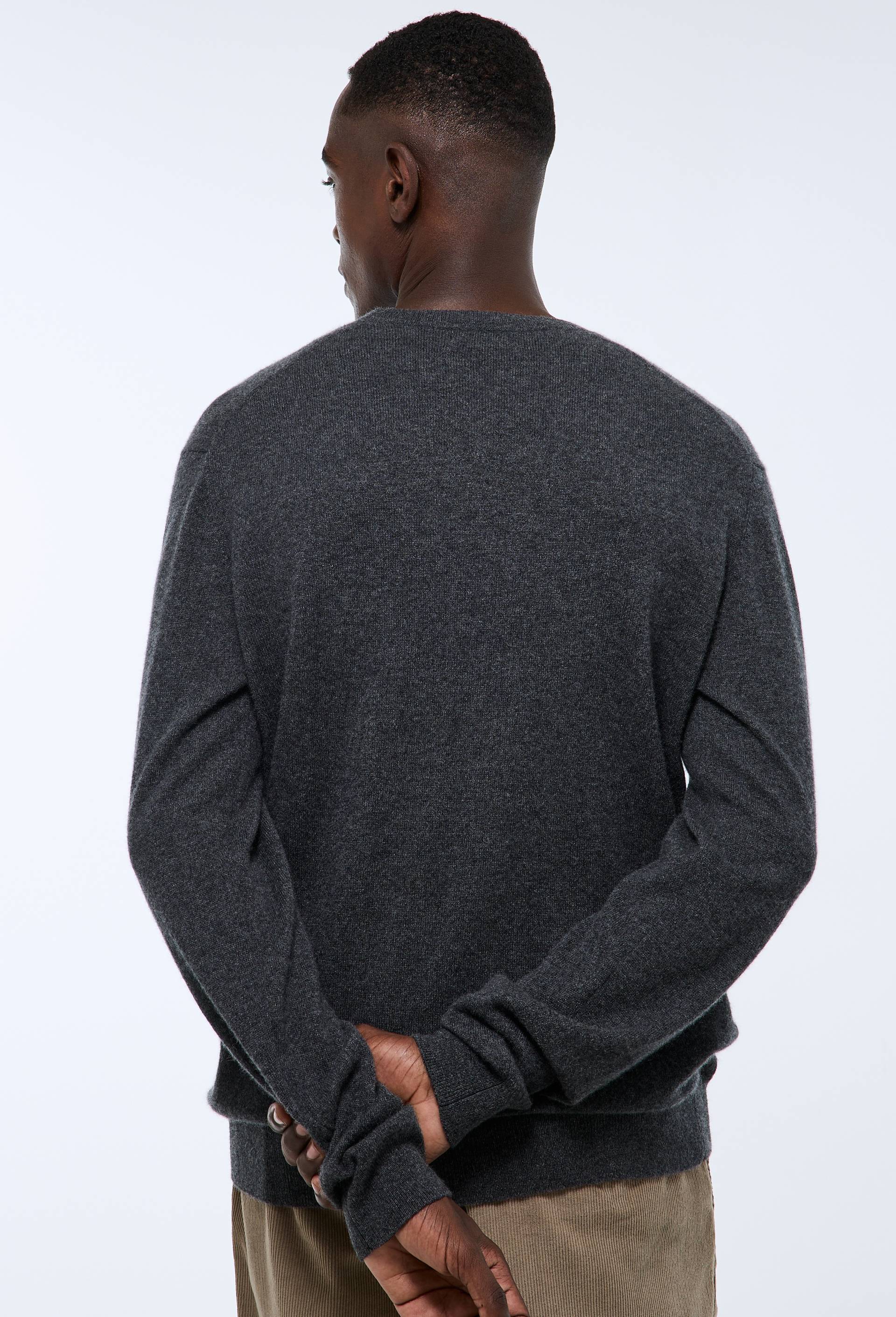 Pull col rond en 100% cachemire, Gris fonc&eacute;, large image number 1