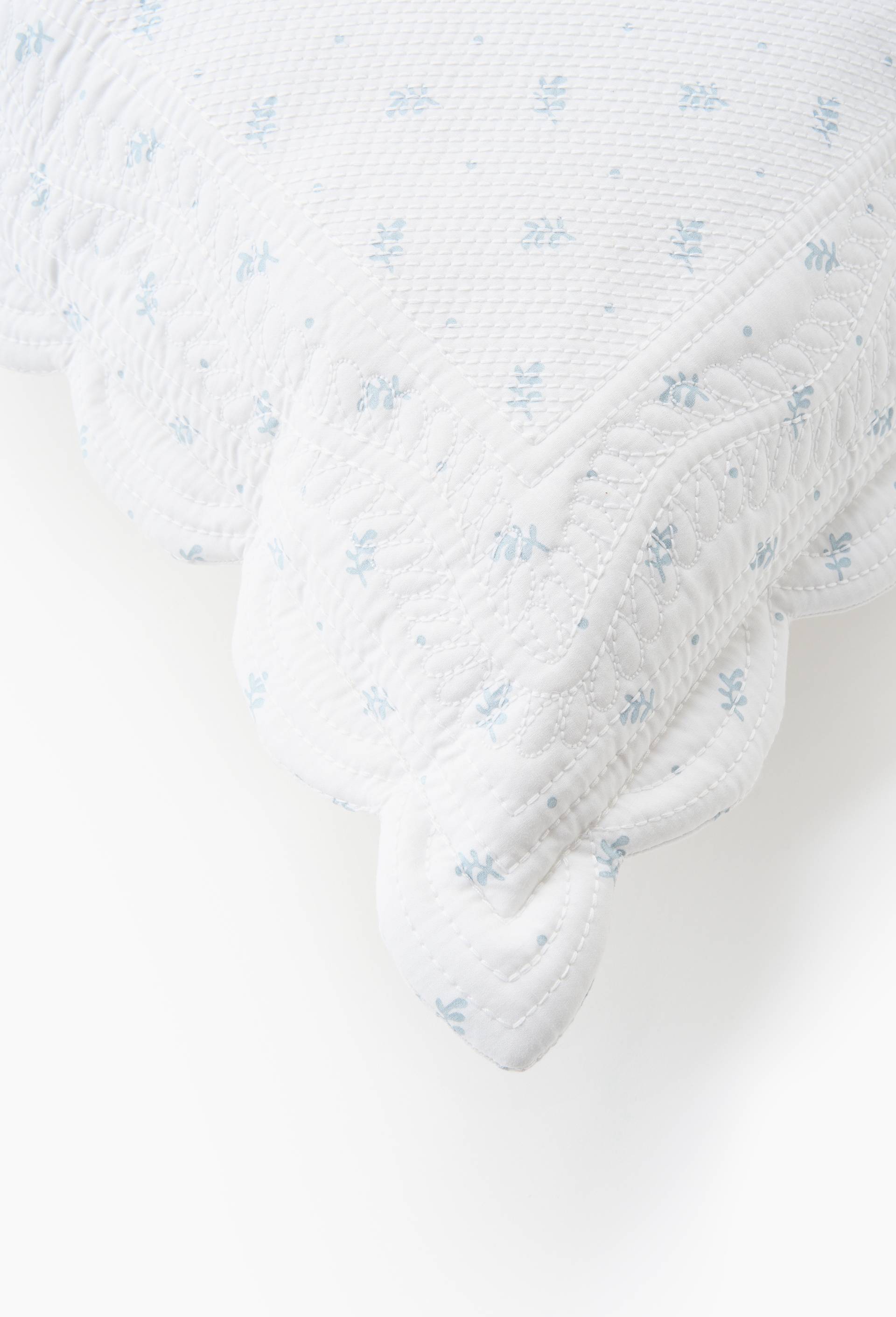 Coussin quilté imprimé fleurs, 50x50cm, 100% coton BLEU MONOPRIX