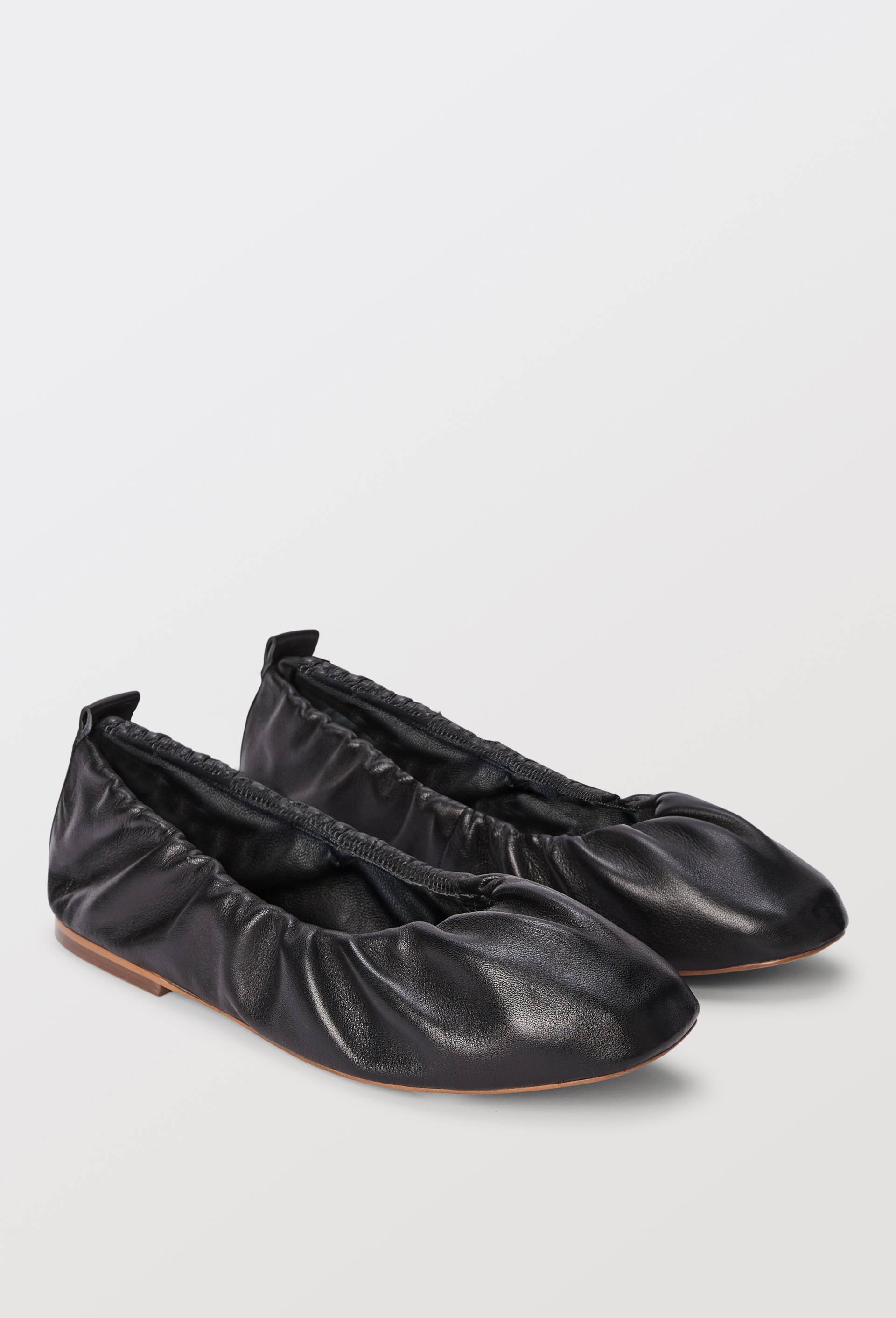 Ballerines &eacute;lastiqu&eacute;es en cuir, Noir, large image number 0
