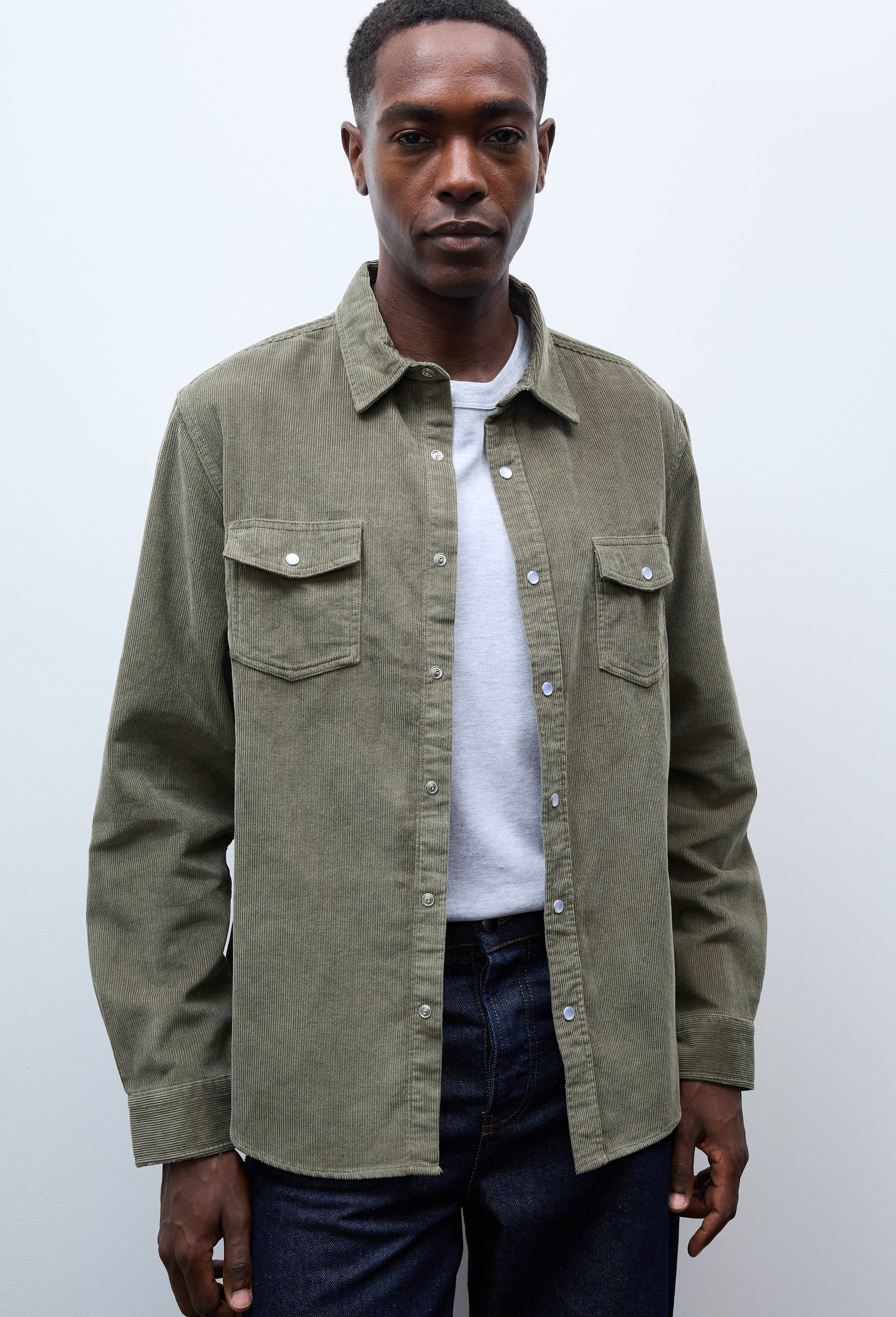 Chemise manches longues &agrave; snaps velours en coton BIO GOTS, Vert clair, swatch image