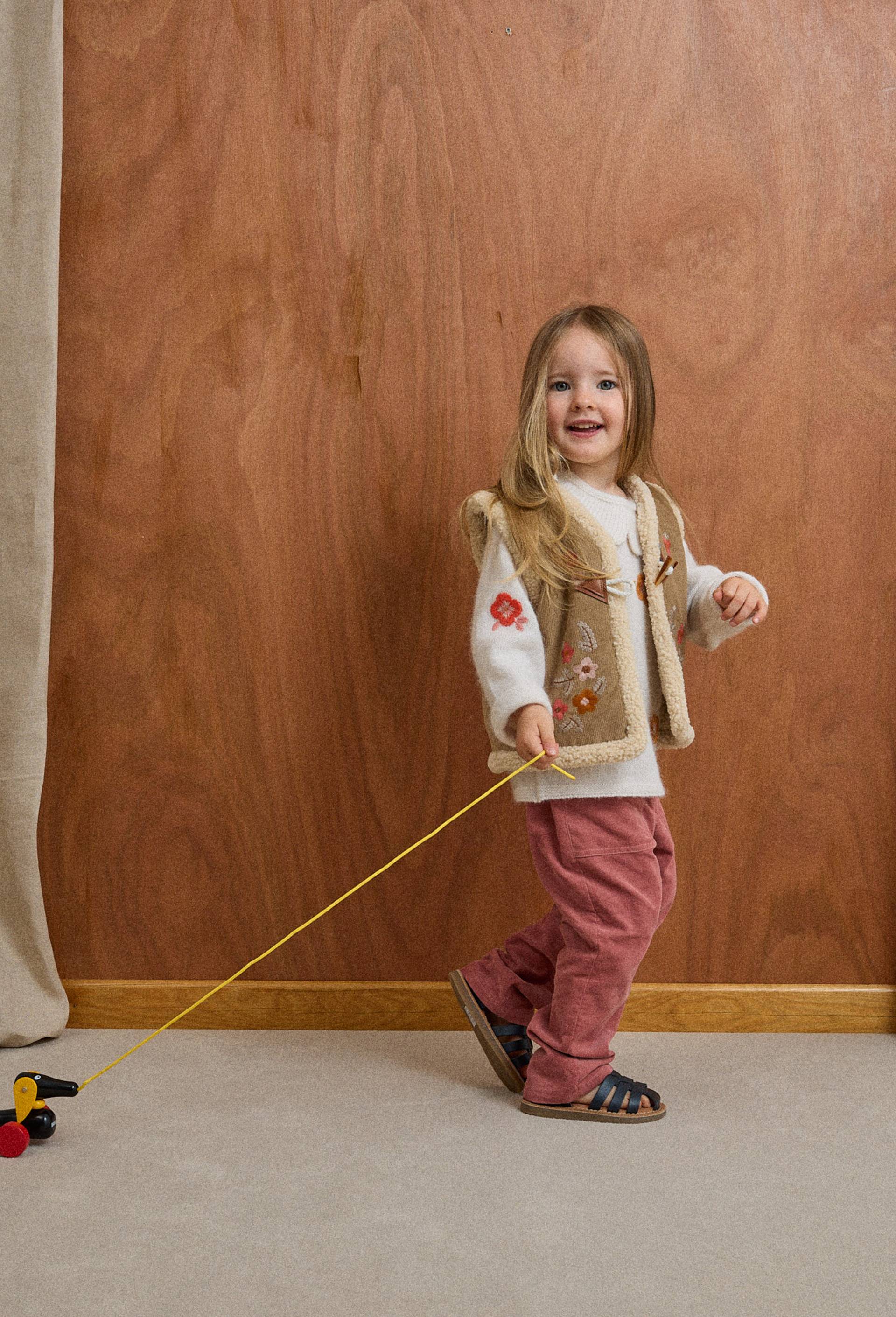 Gilet sans manches brod&eacute;, Beige, large image number 0