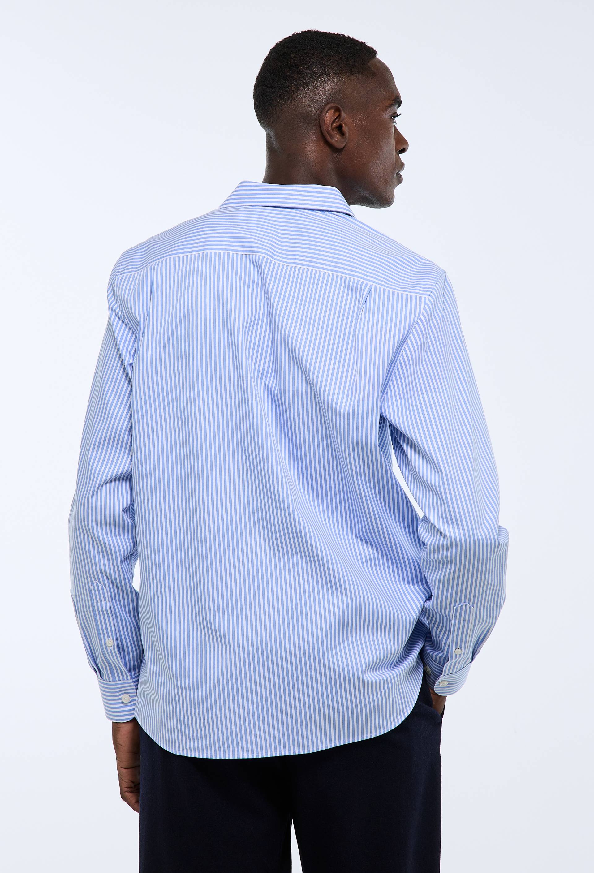 Chemise formelle ray&eacute;e au tiss&eacute; chevron en coton, Bleu clair, large image number 1
