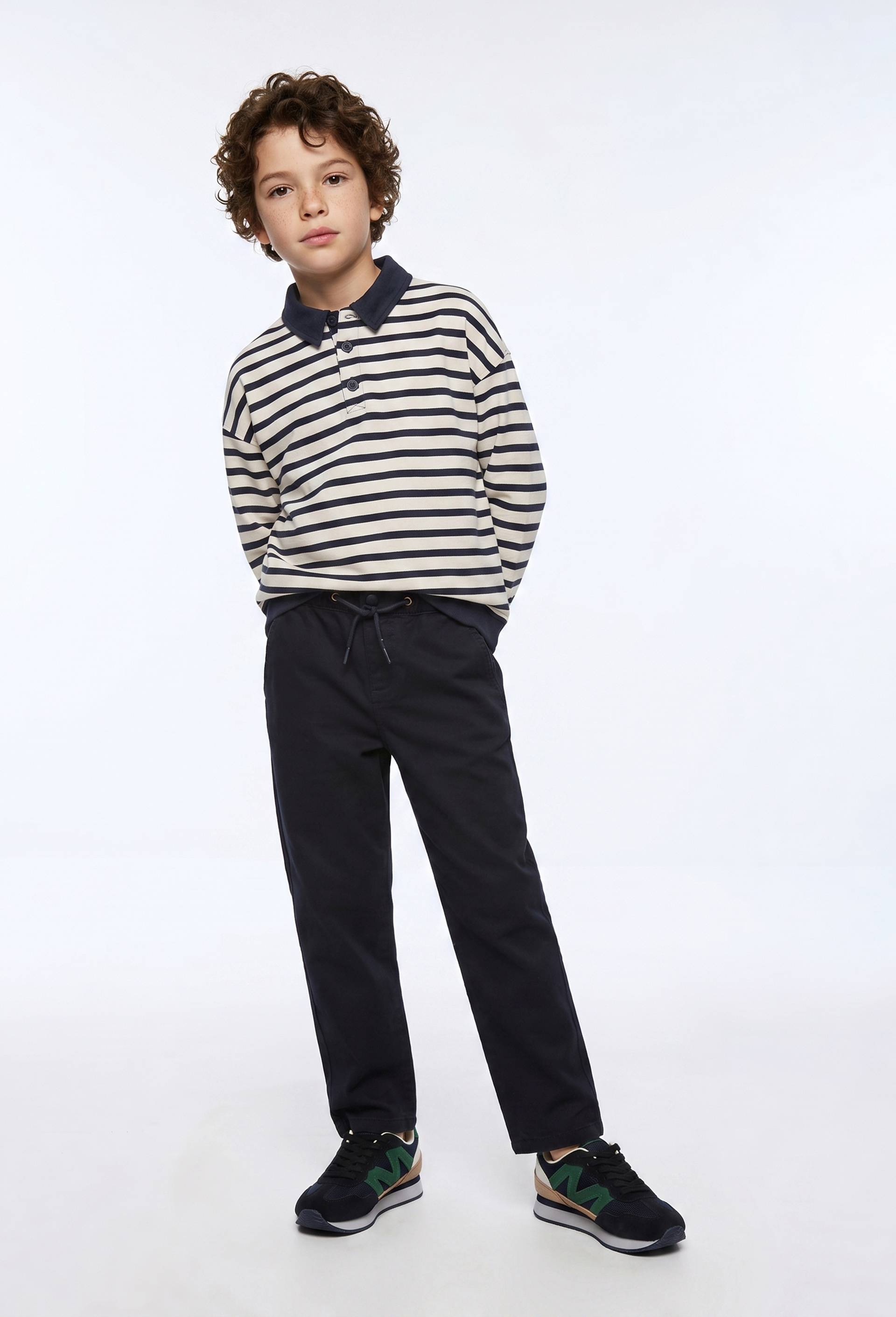 Pantalon droit &eacute;lastiqu&eacute; uni en coton BIO GOTS, Noir, large image number 0.0
