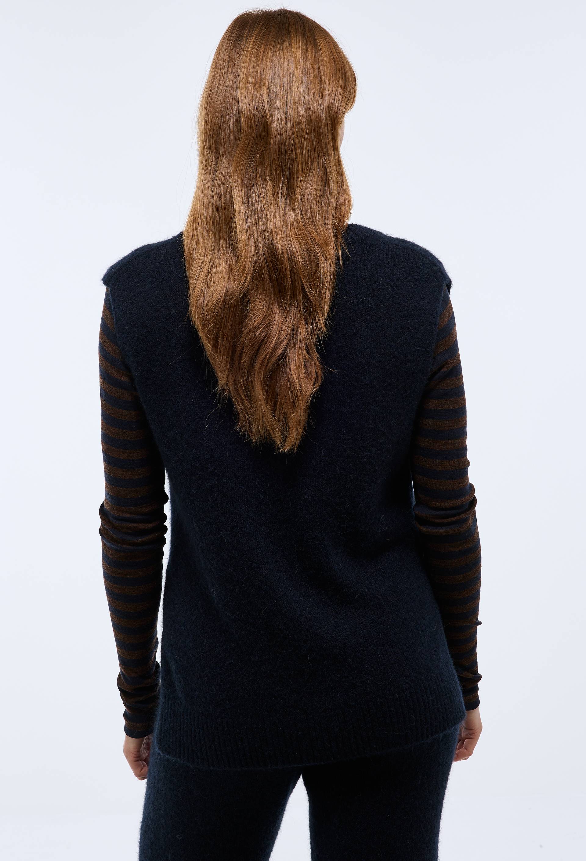 Top uni sans manches contenant de l'alpaga, Bleu fonc&eacute;, large image number 1.0