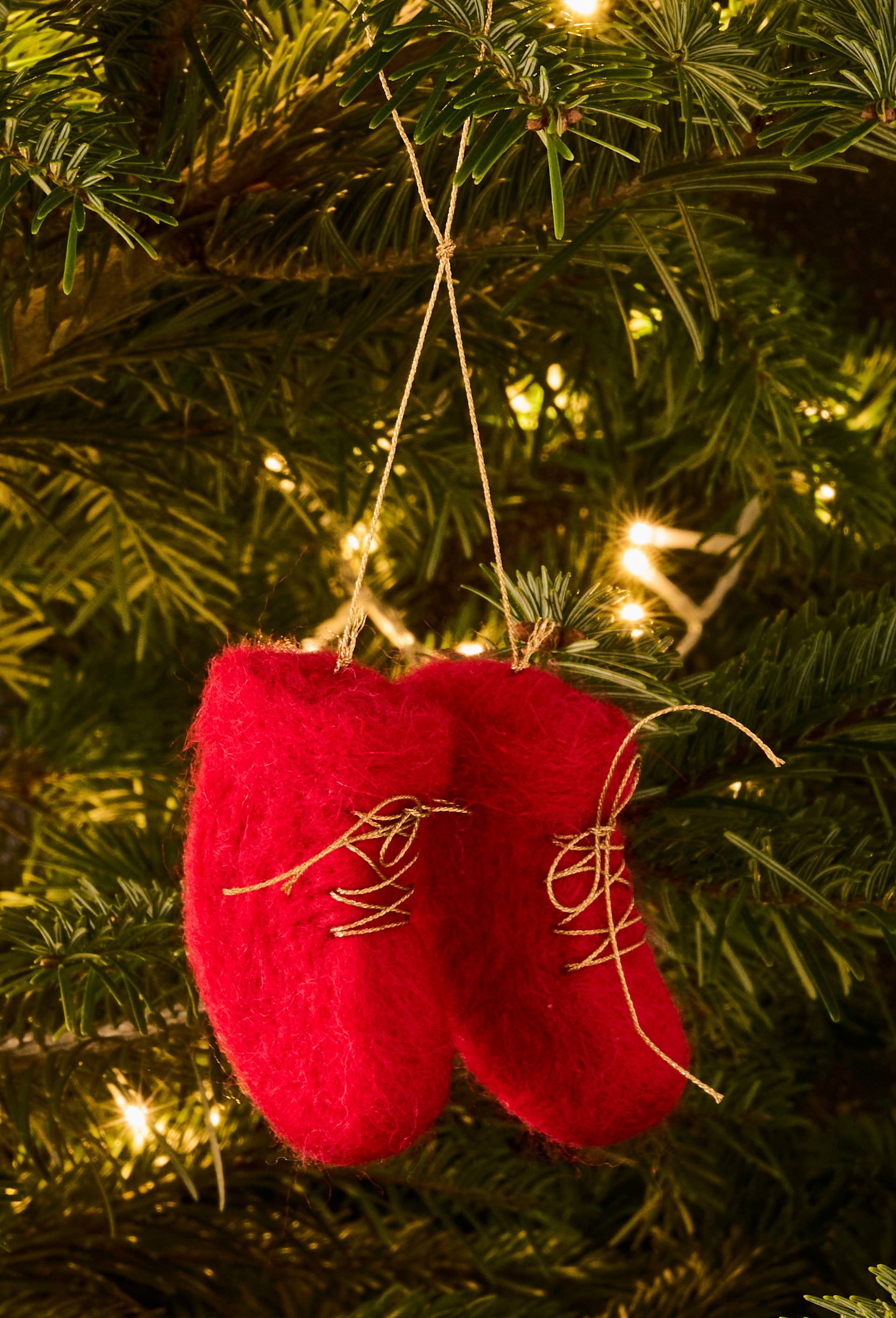 Ornement chaussettes de No&euml;l, 7cm, en laine, Rouge, large image number 0
