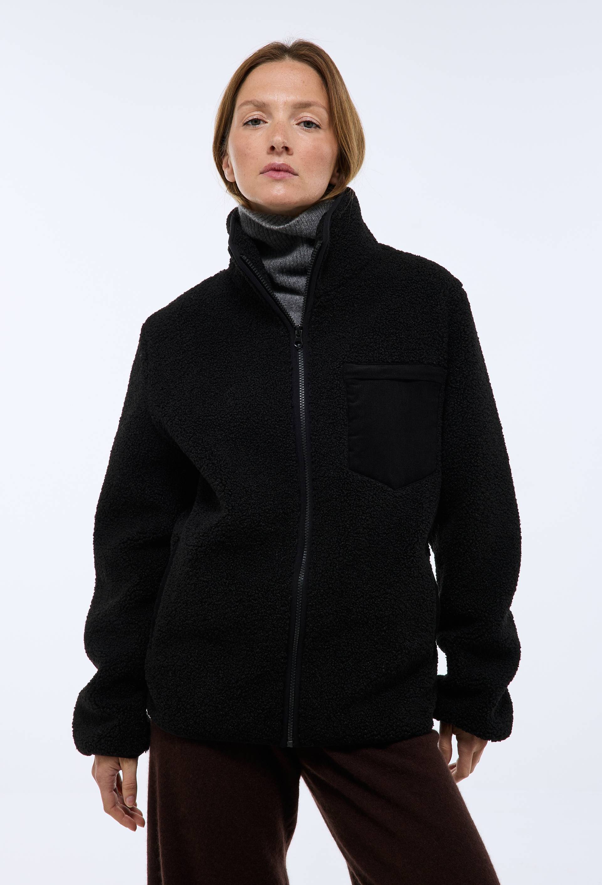 Pull en sherpa zipp&eacute;e avec poche, Noir, large image number 0