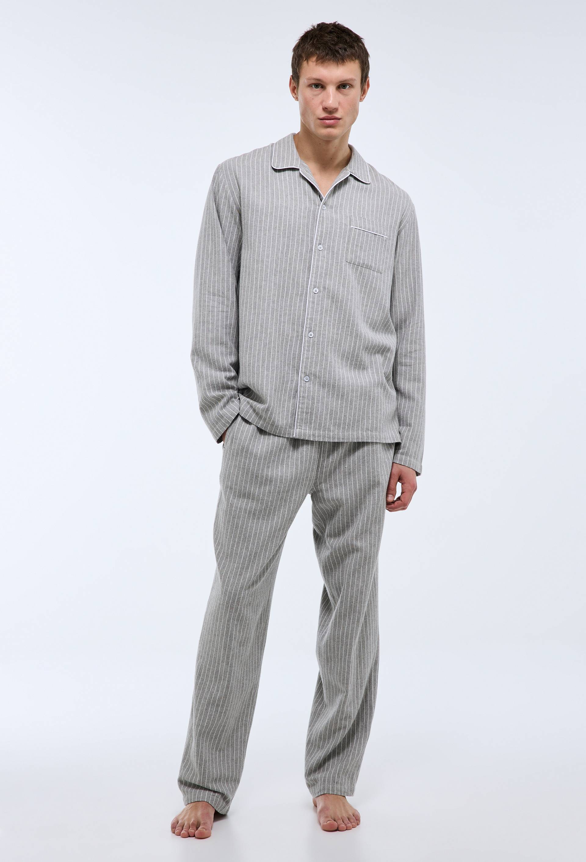 Pyjama chemise manches longues et pantalon gratt&eacute; en coton GOTS &agrave; rayures, Gris, large image number 1