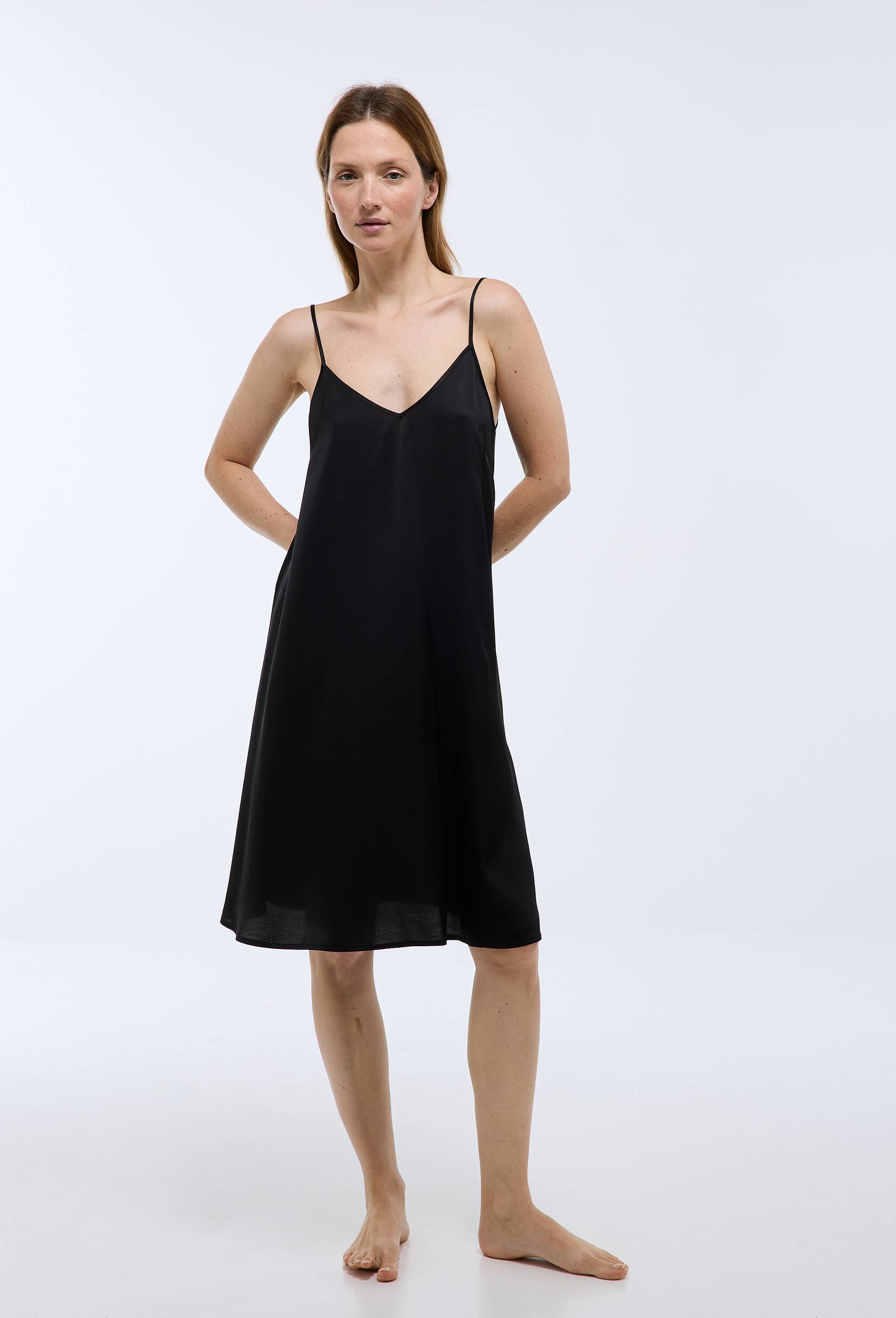 Chemise de nuit unie en viscose, Noir, large image number 0