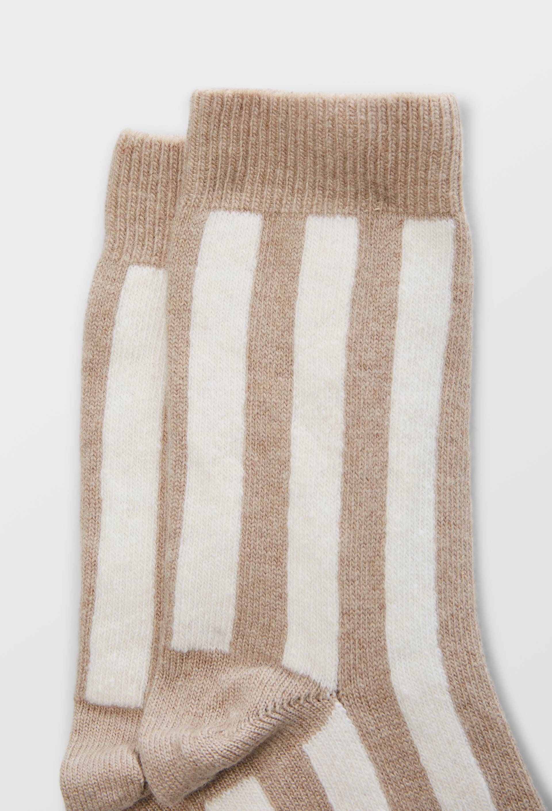 Paire de chaussettes fantaisie ray&eacute;e contenant du cachemire MONOPRIX, Beige, large image number 2.0