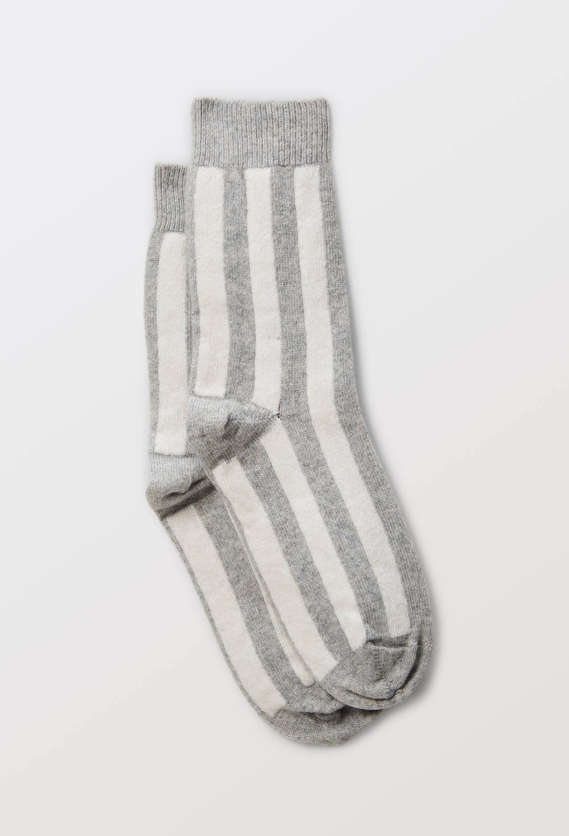 Paire de chaussettes fantaisie ray&eacute;e contenant du cachemire MONOPRIX, Gris, large image number 0.0