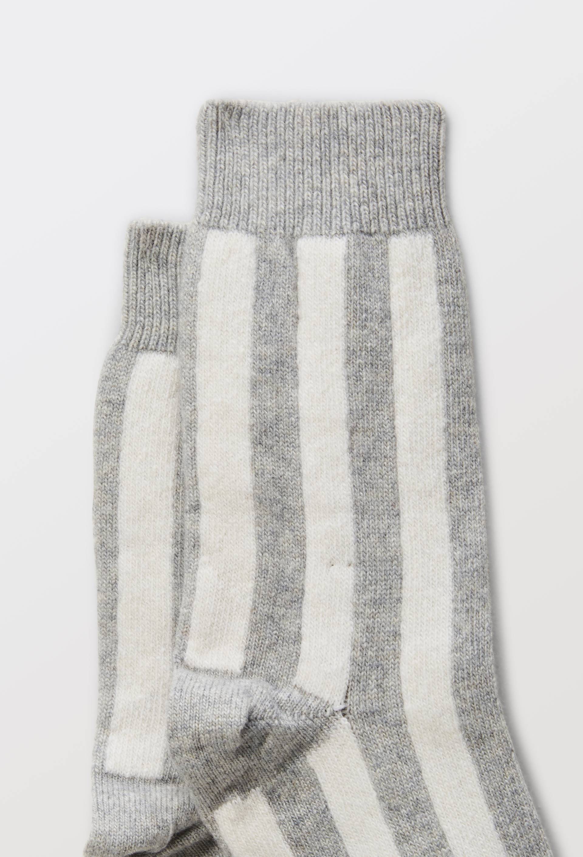 Paire de chaussettes fantaisie ray&eacute;e contenant du cachemire MONOPRIX, Gris, large image number 2.0
