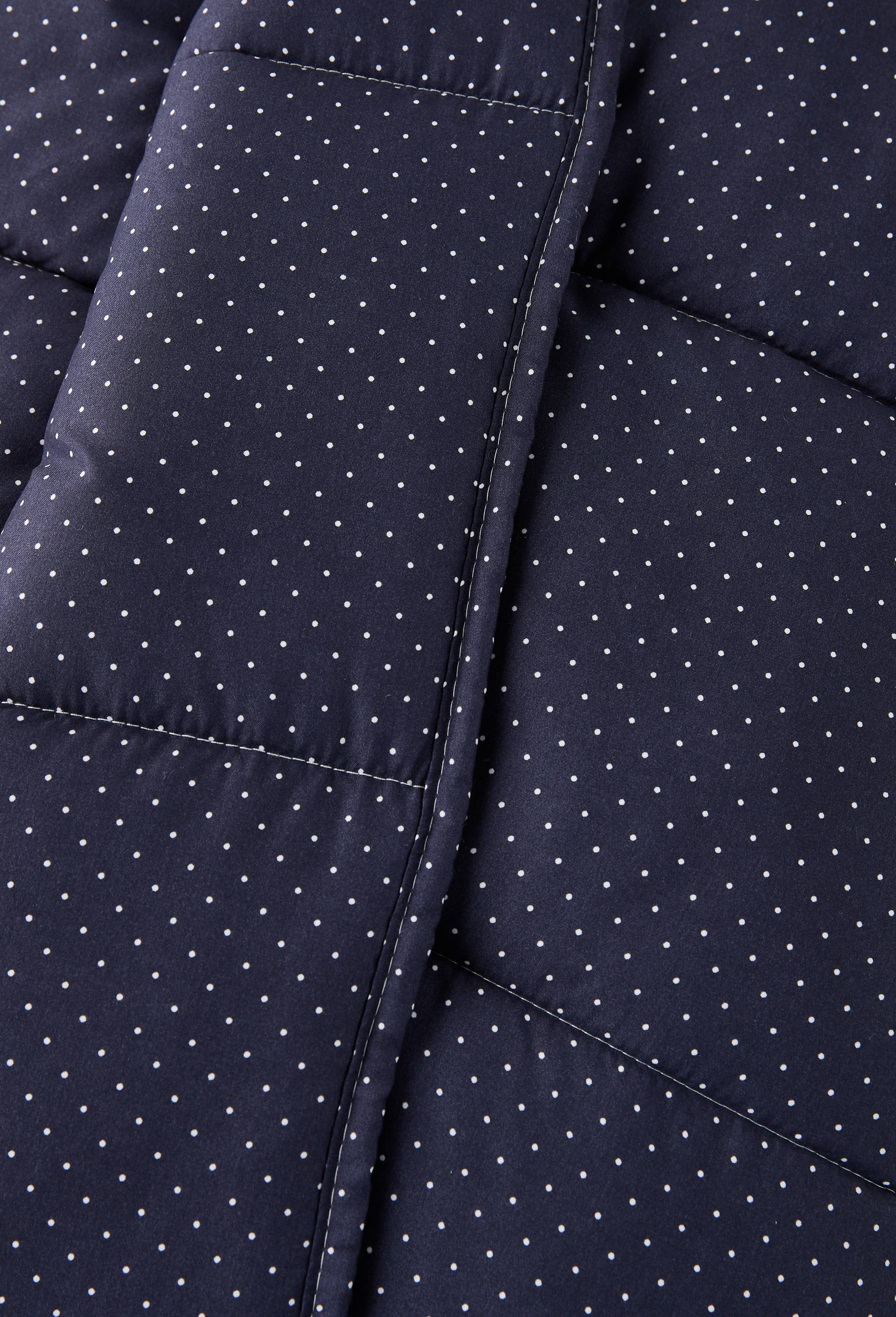 Couette microfibre 200g, enveloppe 100% polyester et garnissage 100% polyester silicon&eacute;, Bleu fonc&eacute;, large image number 1