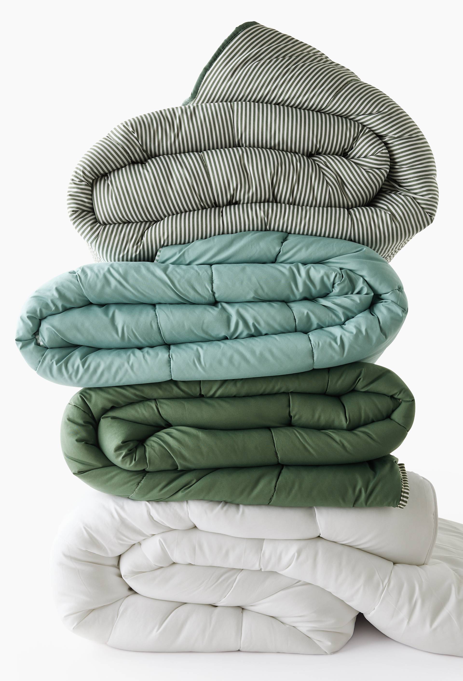 Couette microfibre 200g, enveloppe 100% polyester et garnissage 100% polyester silicon&eacute;, Bleu fonc&eacute;, large image number 3