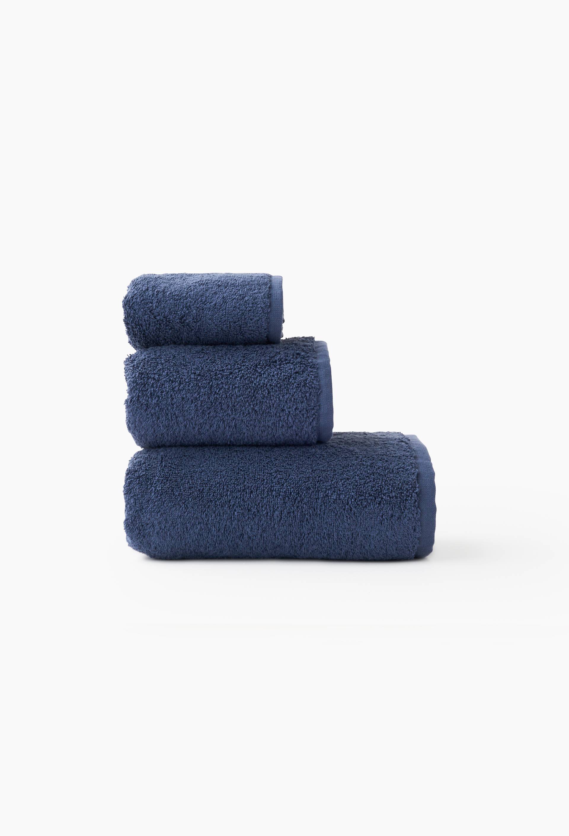 Serviette de bain unie, en coton BIO GOTS, Bleu fonc&eacute;, large image number 0