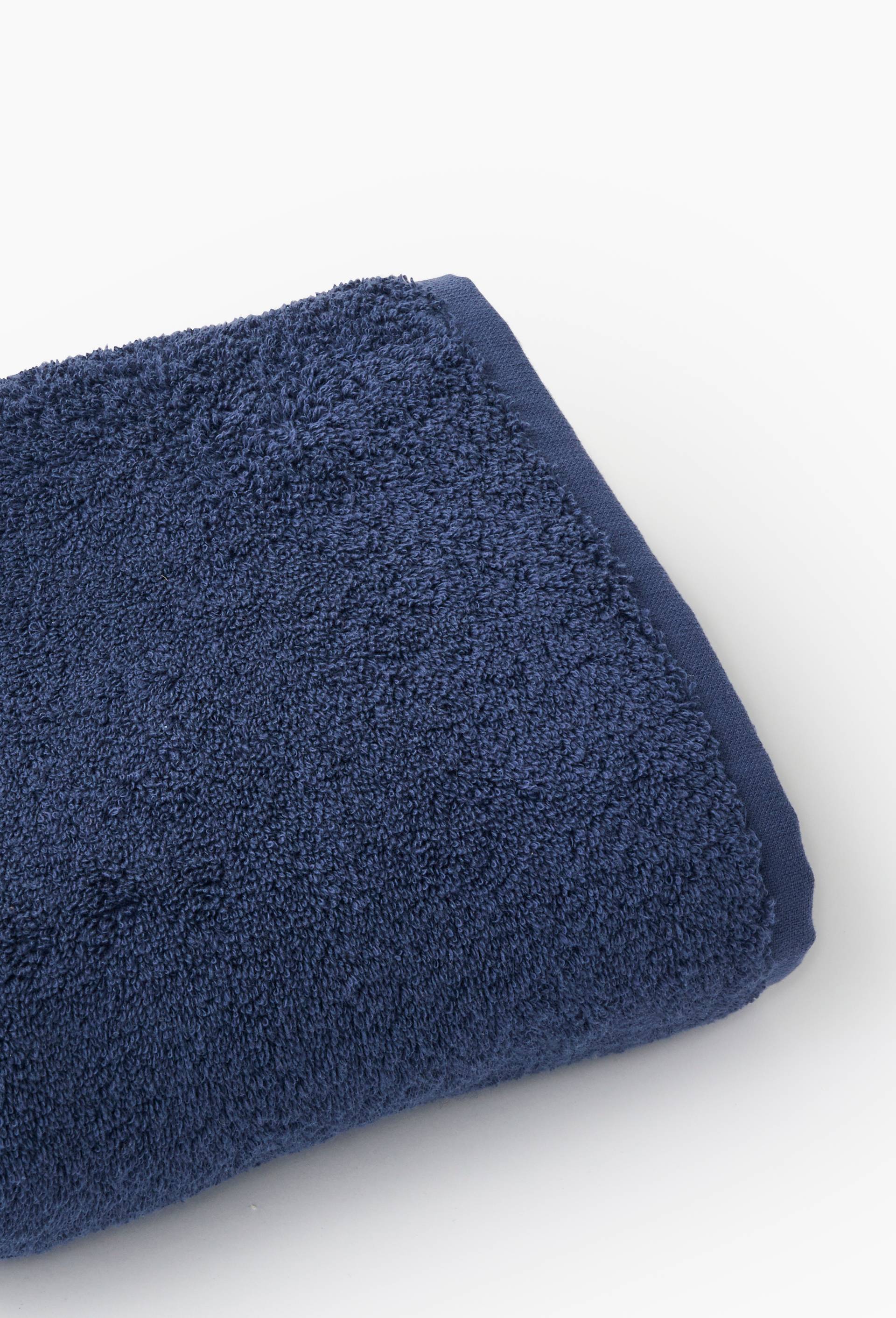 Serviette de bain unie, en coton BIO GOTS, Bleu fonc&eacute;, large image number 1.0