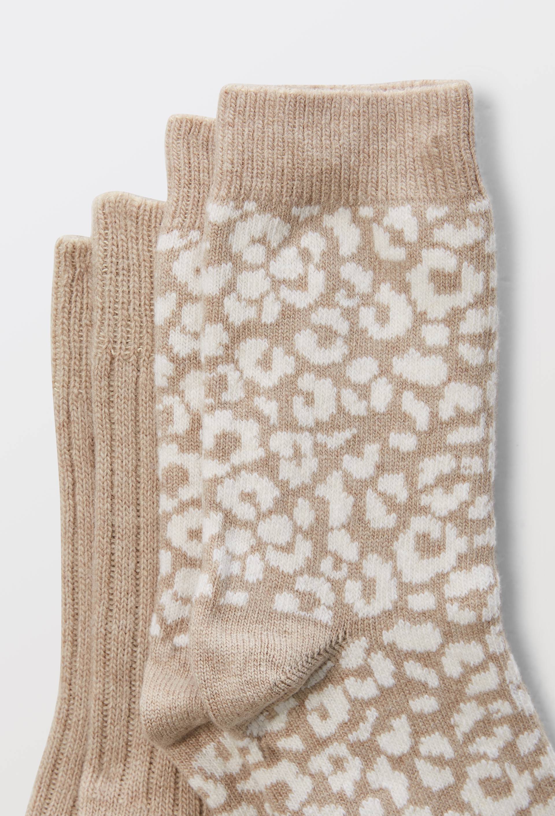 Paire de chaussettes avec motifs l&eacute;opard contenant de la laine et du cachemire, Brun clair, large image number 2
