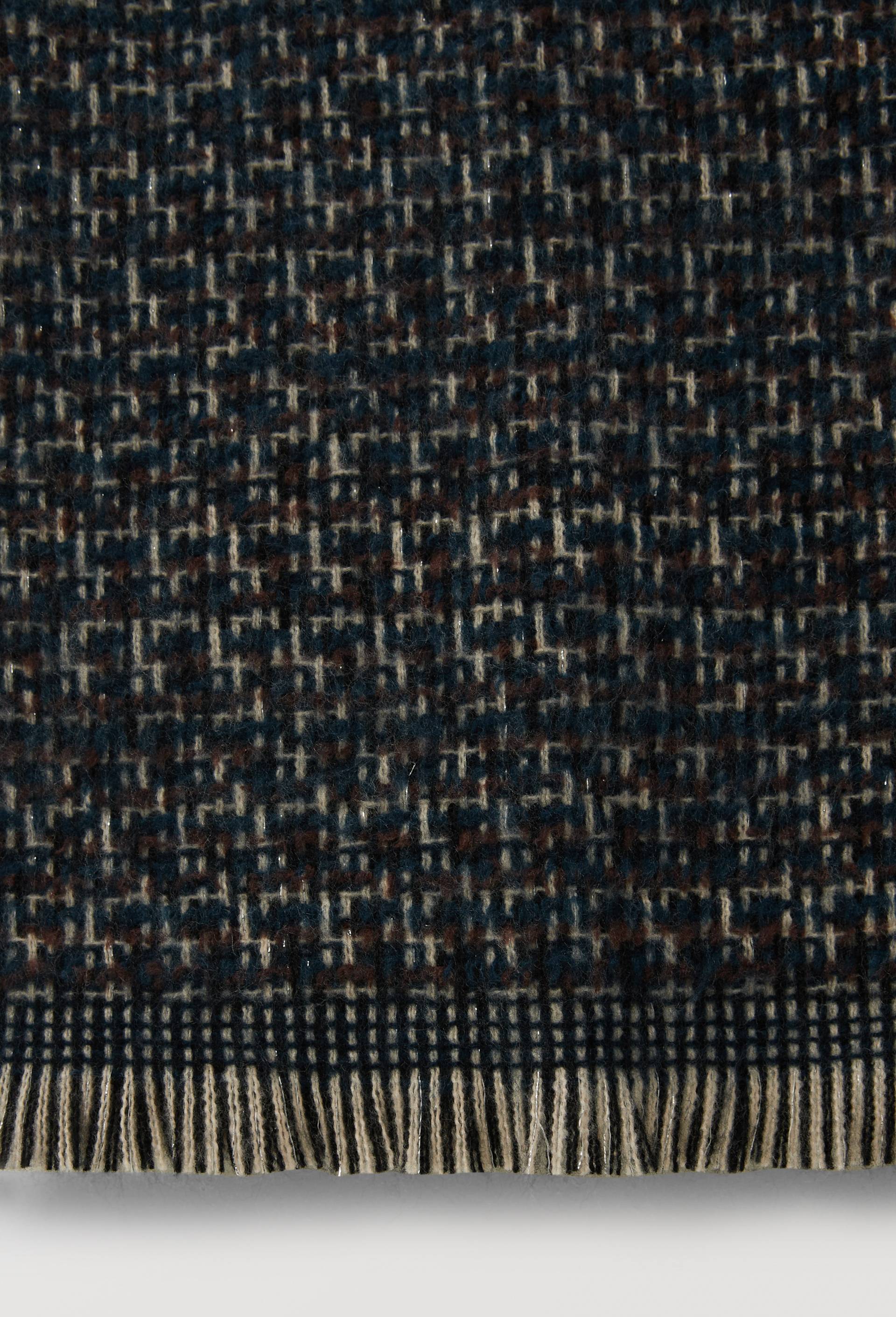 Echarpe chaude avec fils m&eacute;tallis&eacute;s, mati&egrave;re recycl&eacute;e, Bleu fonc&eacute;, large image number 1
