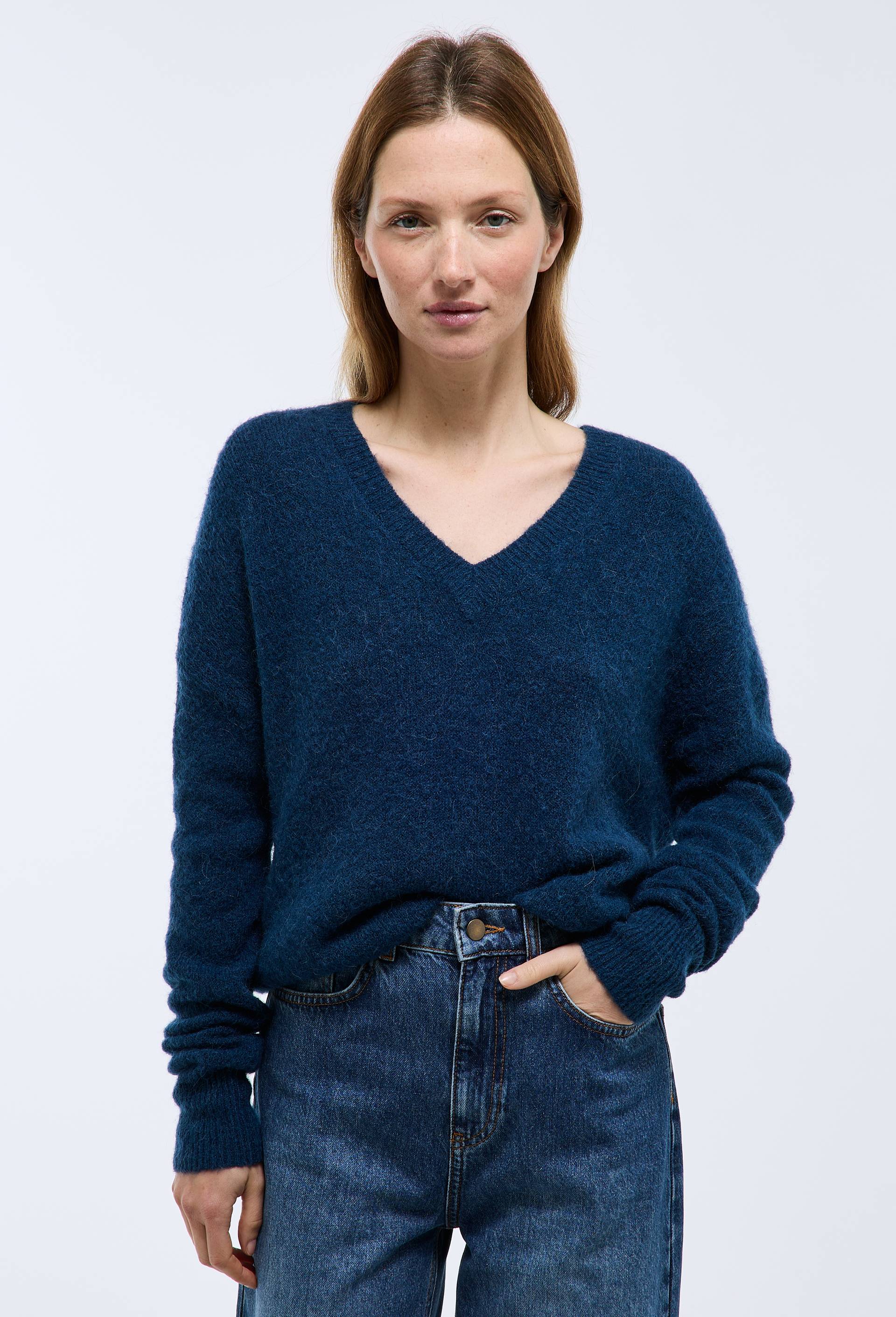 Pull col V uni contenant de l'alpaga, Bleu, swatch image