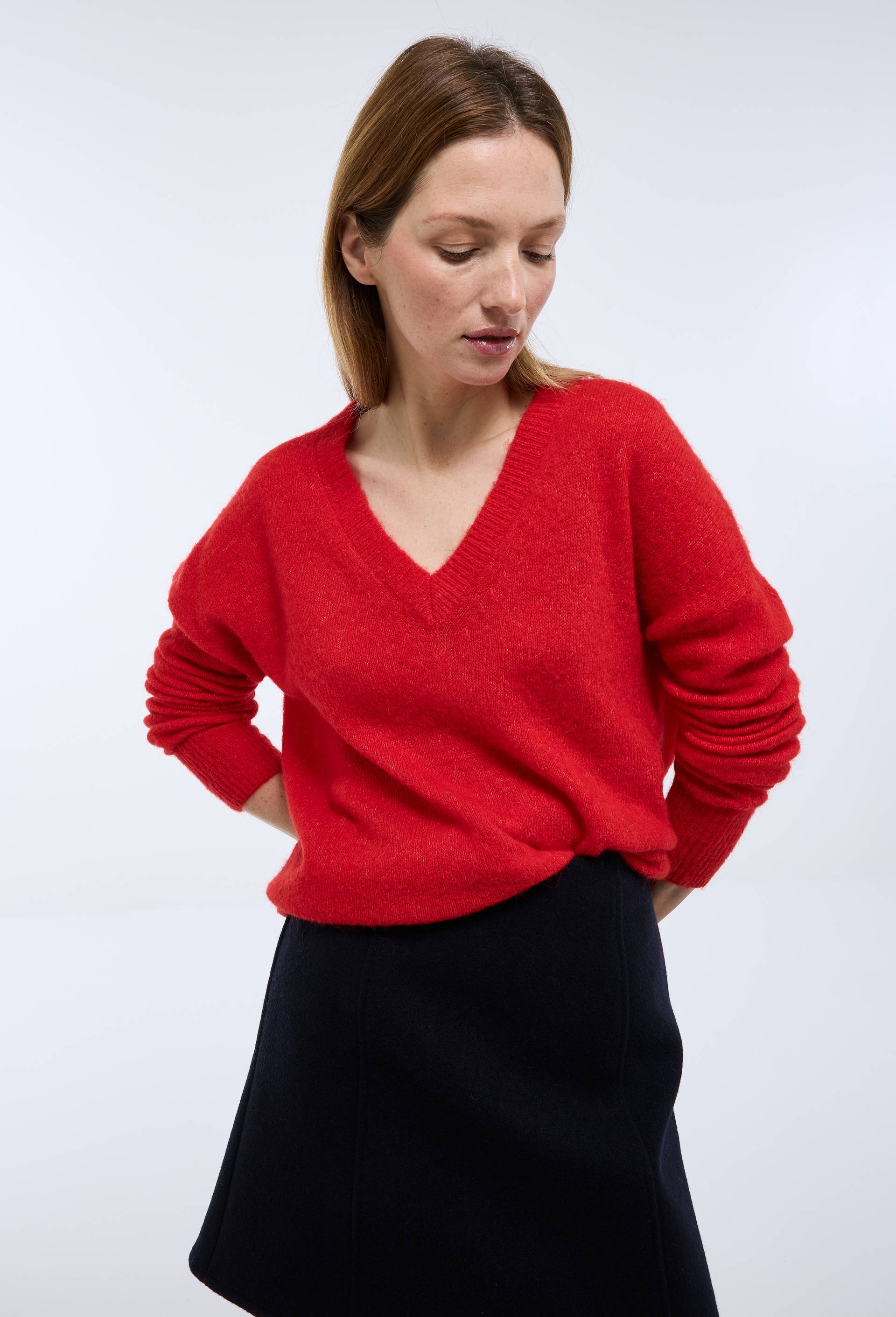Pull col V uni contenant de l'alpaga, Rouge, large image number 0.0
