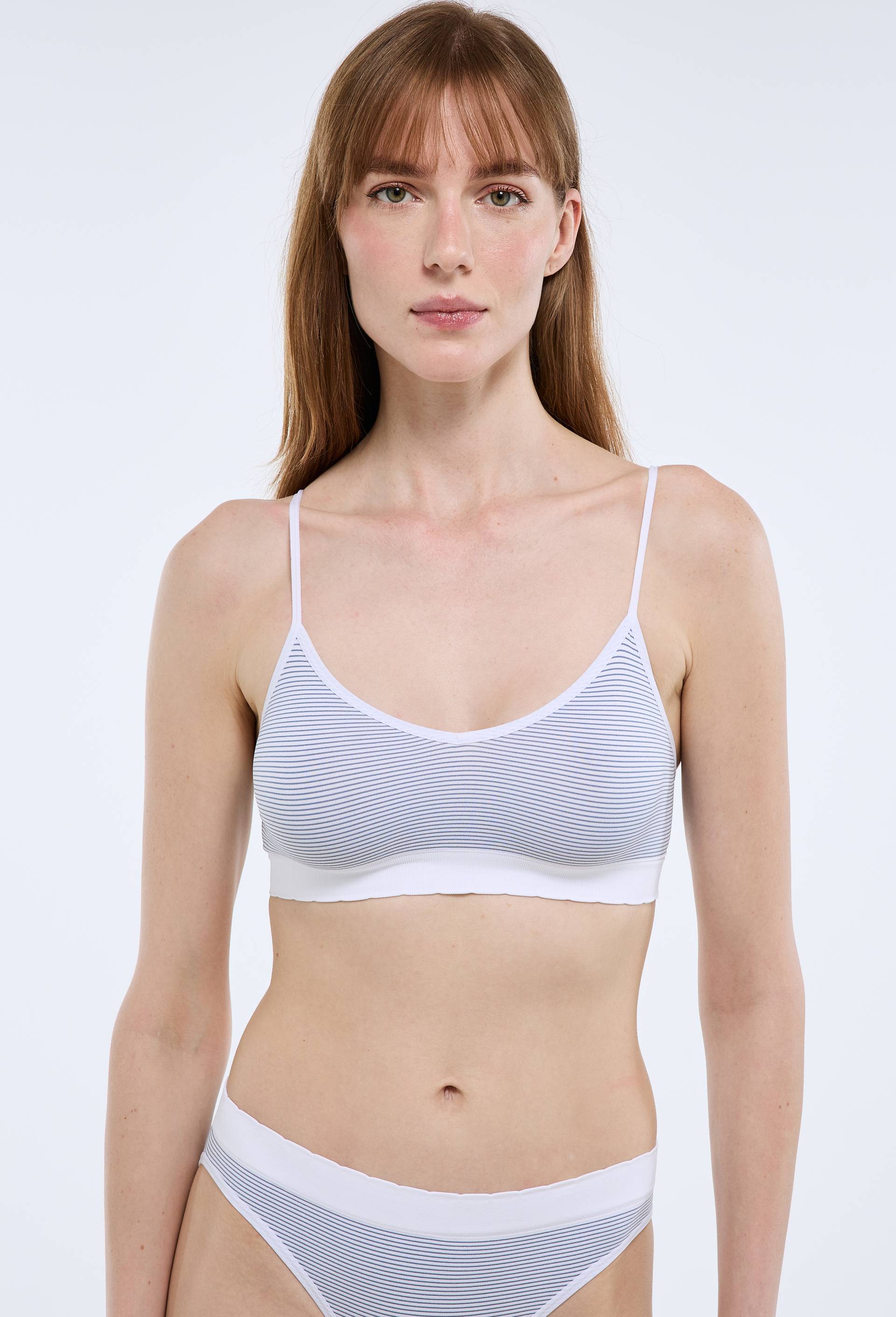 Brassi&egrave;re sans coutures NORA ray&eacute;e, Ecru, large image number 0
