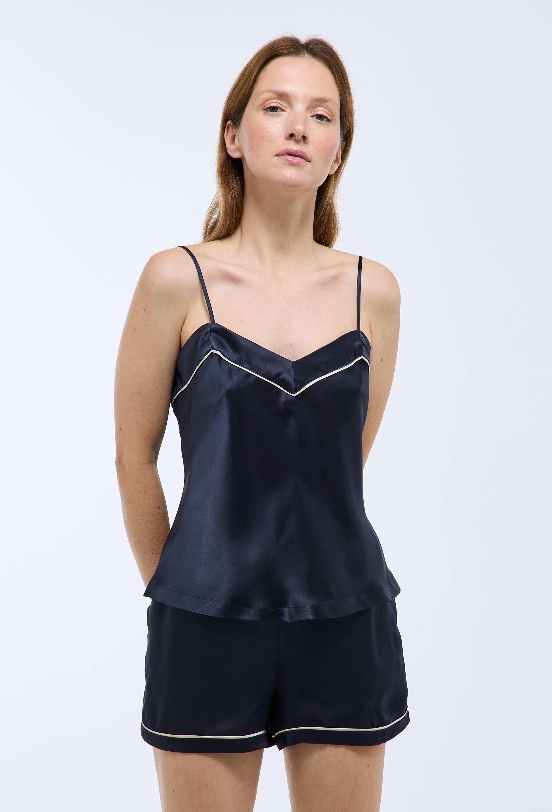 Short uni en soie, Bleu fonc&eacute;, large image number 0.0