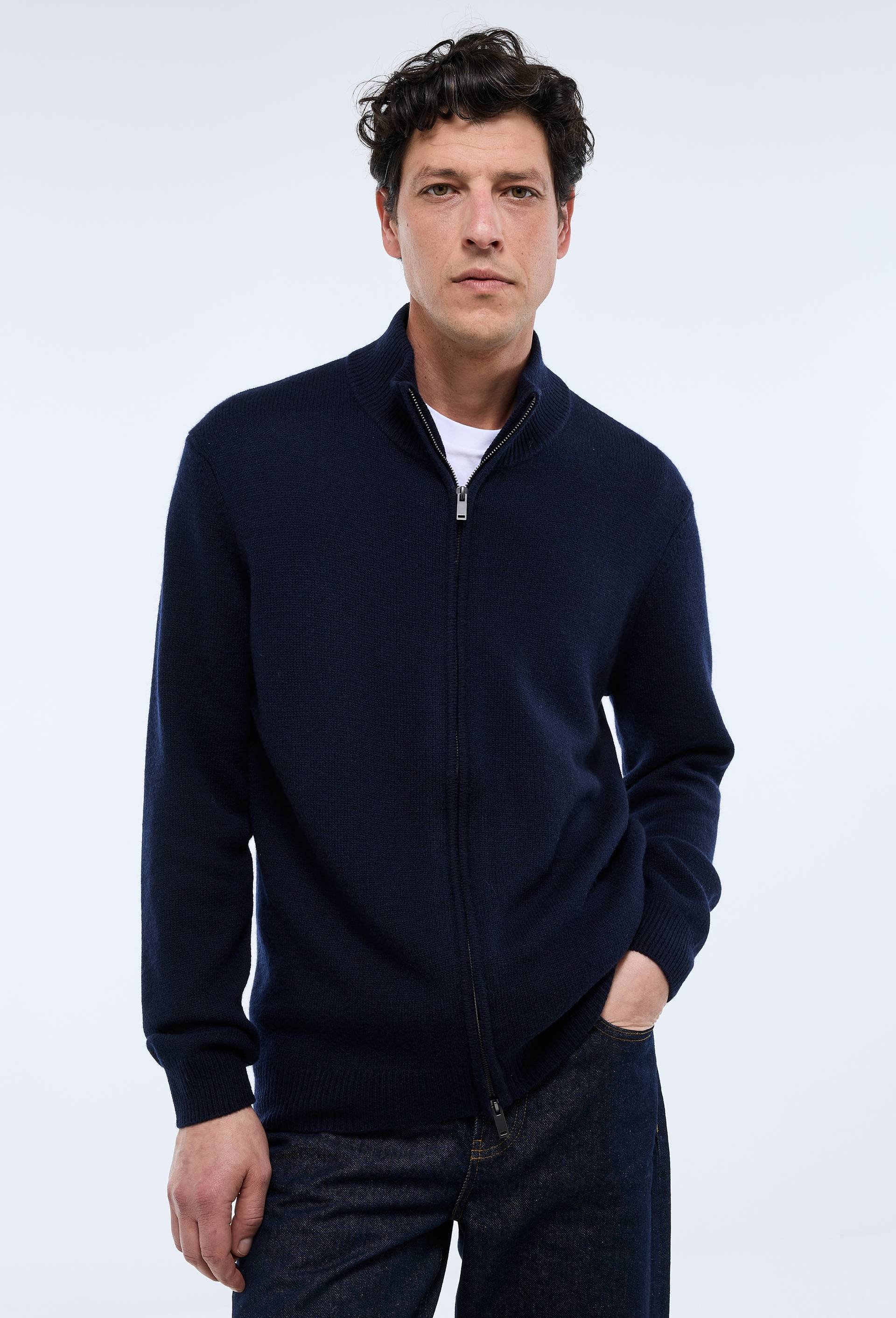 Gilet zipp&eacute; col montant en m&eacute;lange laine et cachemire, Bleu fonc&eacute;, swatch image