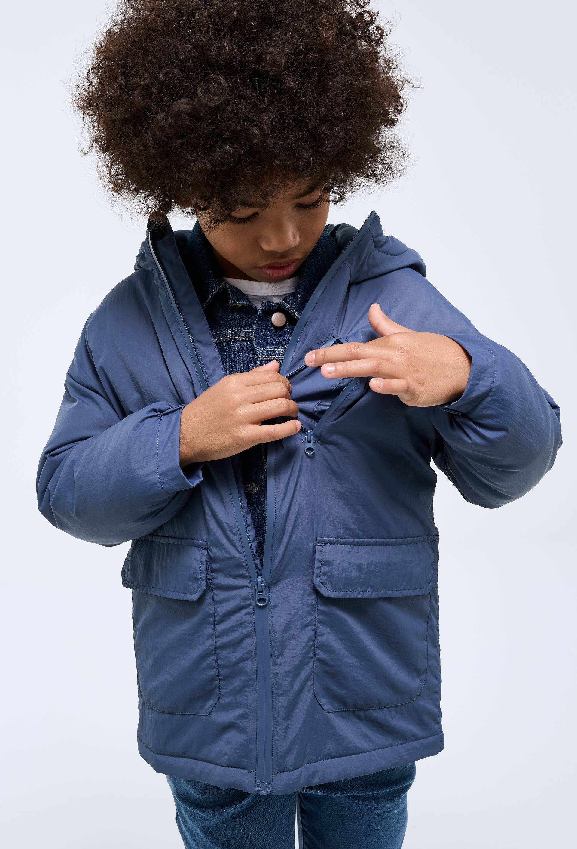 Veste d&eacute;perlante unie en polyester recycl&eacute;, Bleu fonc&eacute;, large image number 0