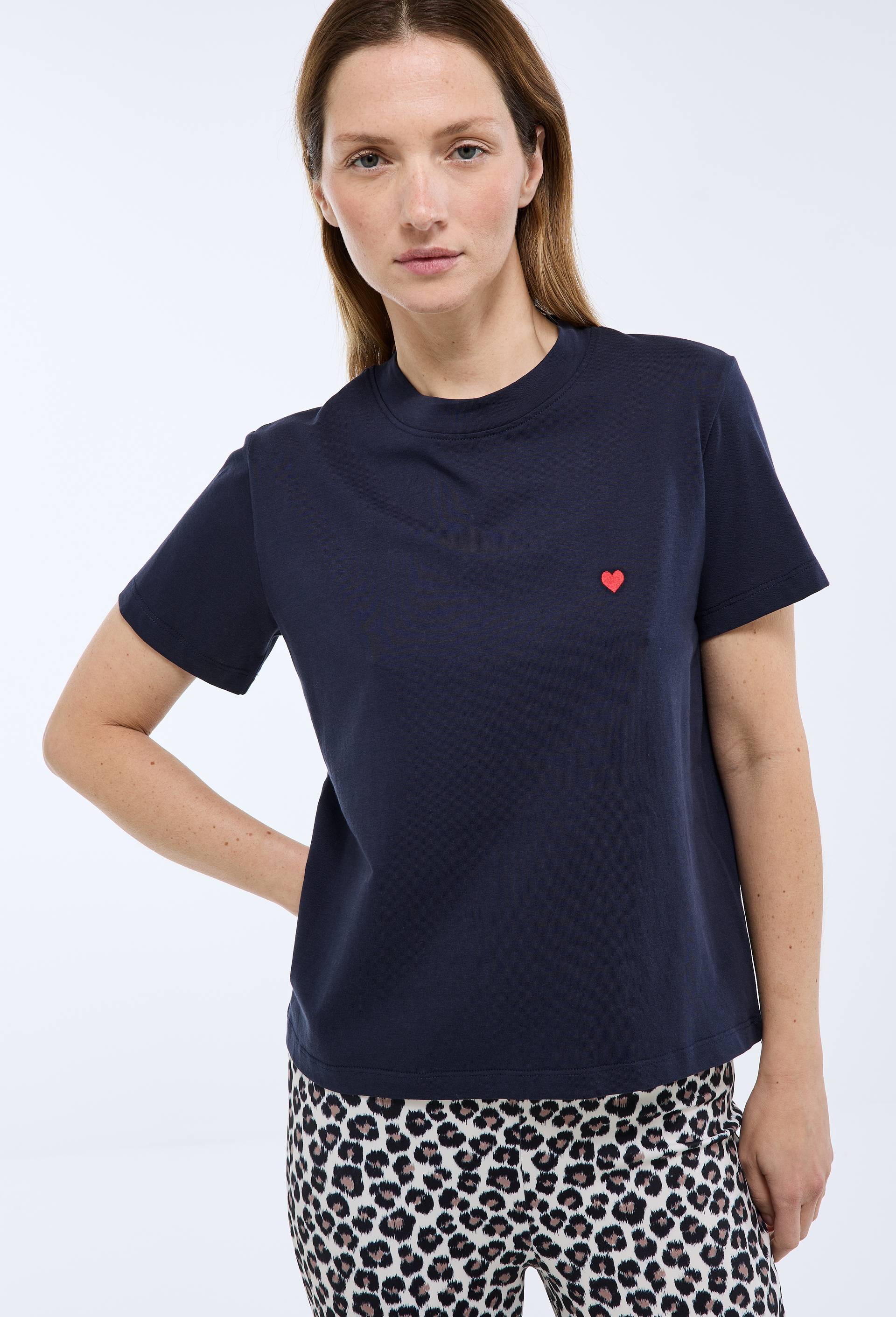 T-shirt col rond broderie coeur, Bleu fonc&eacute;, large image number 0