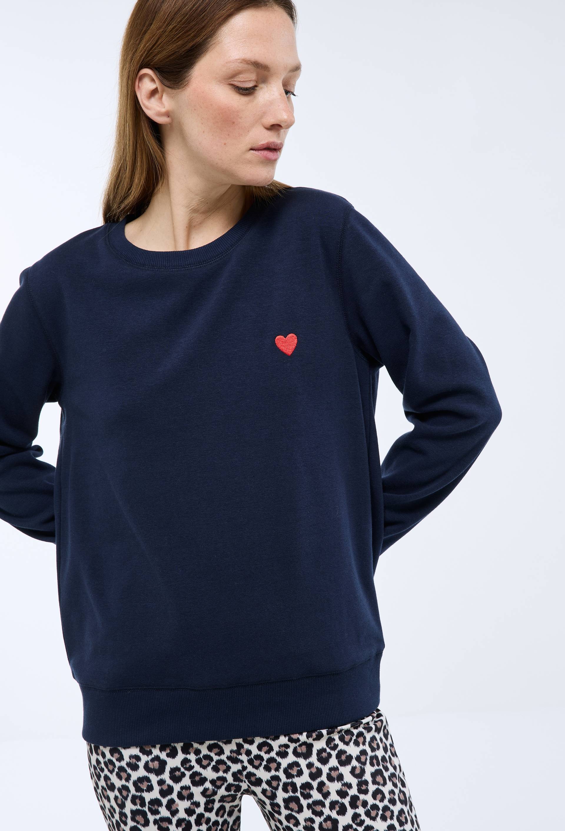 Sweat uni avec broderie coeur en molleton, Bleu fonc&eacute;, swatch image