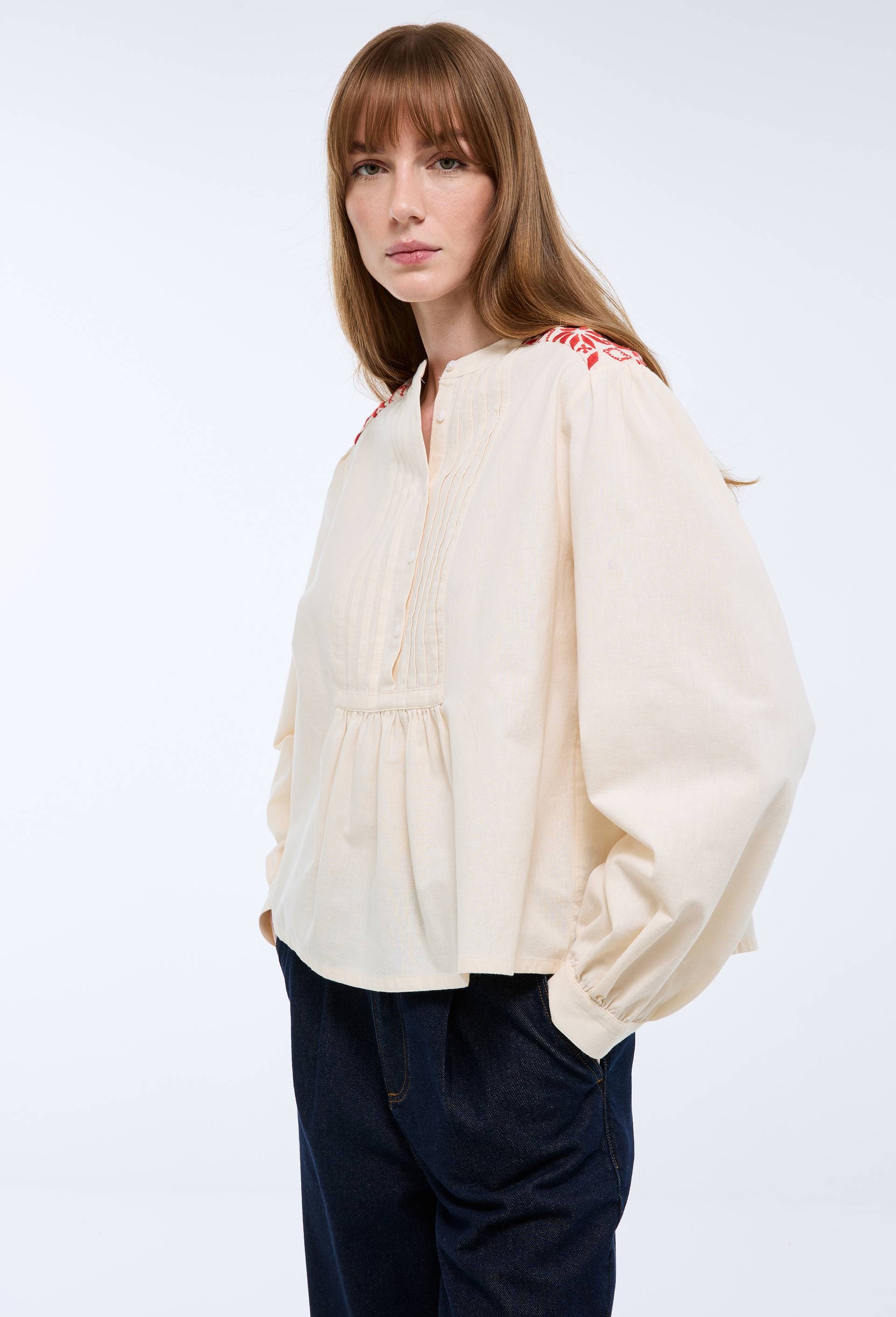 Blouse manches longues brod&eacute;e contenant du lin, Rouge, large image number 0