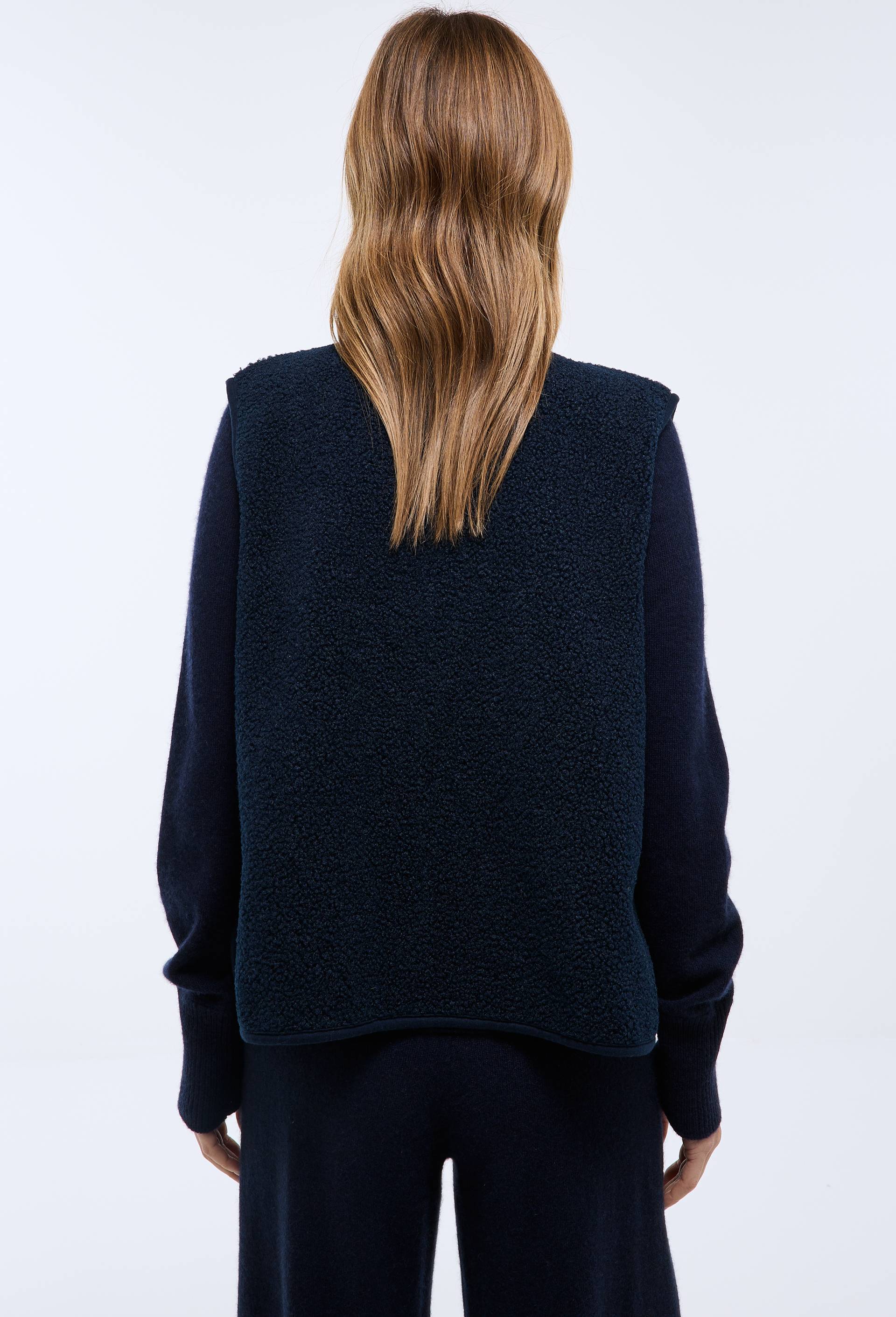 Veste sans manche en sherpa, Bleu fonc&eacute;, large image number 1