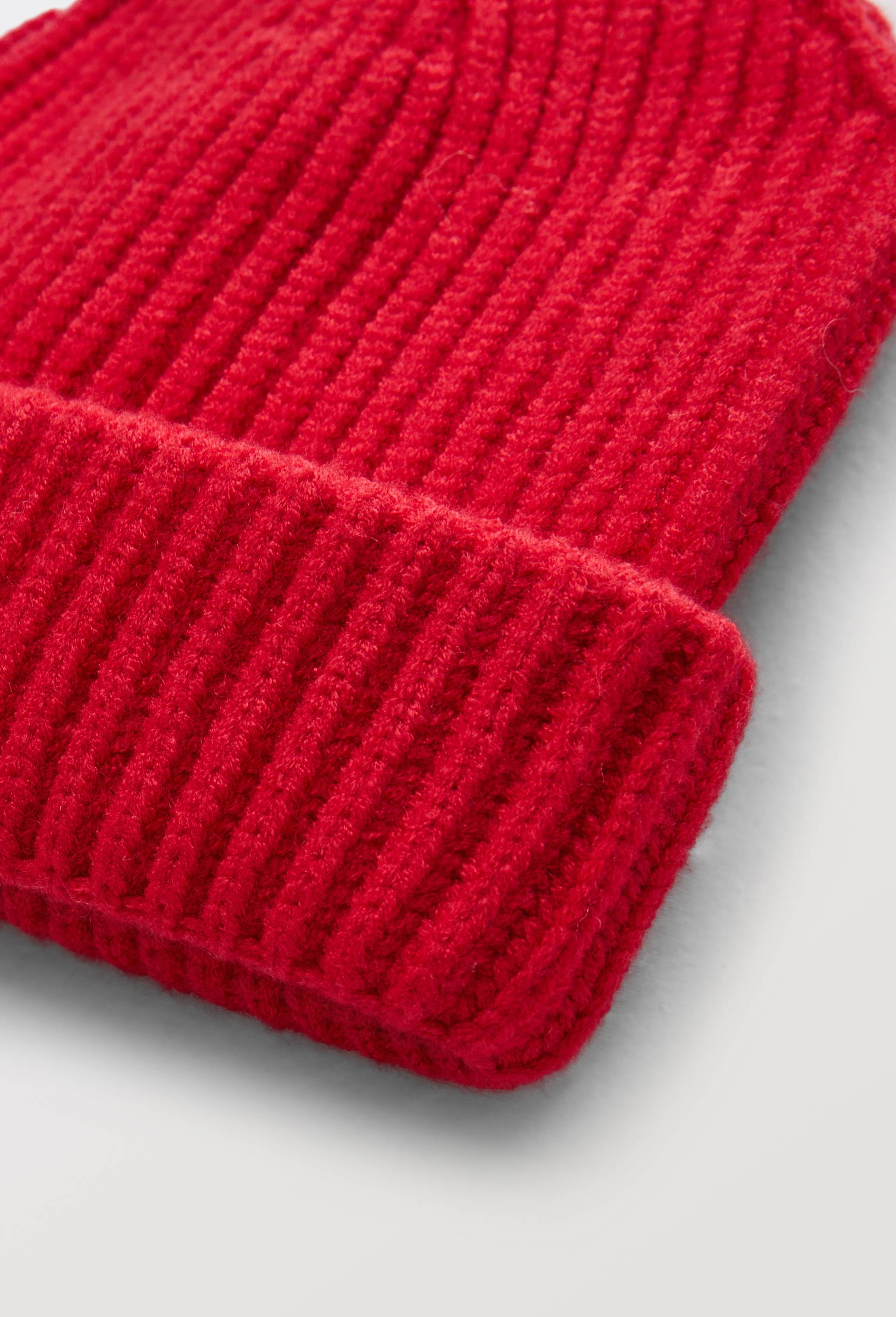 Bonnet Enfant Rouge à Lanières – Taille Unique, Idéal Sport