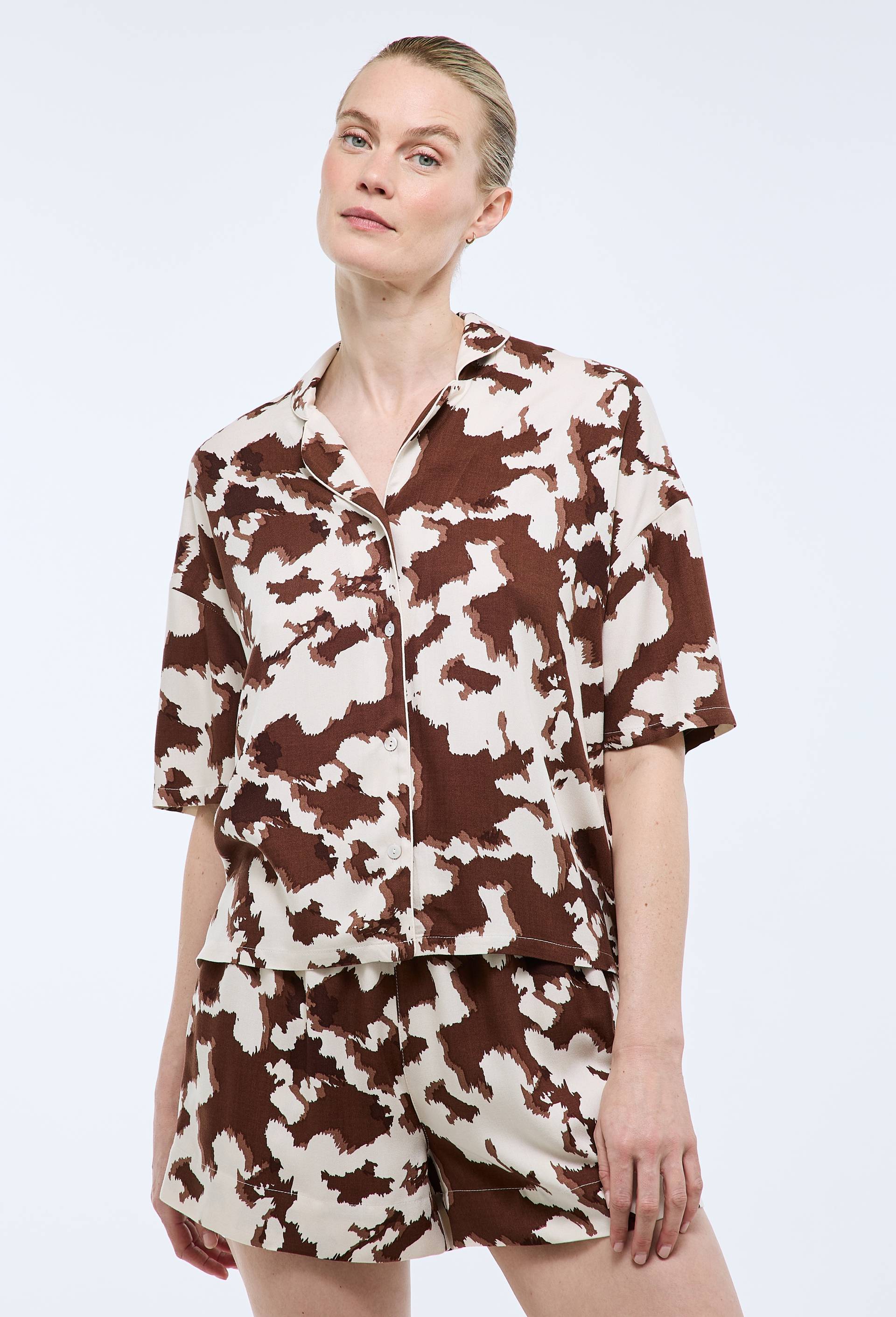 Short en viscose imprim&eacute;e vache, Brun fonc&eacute;, large image number 0
