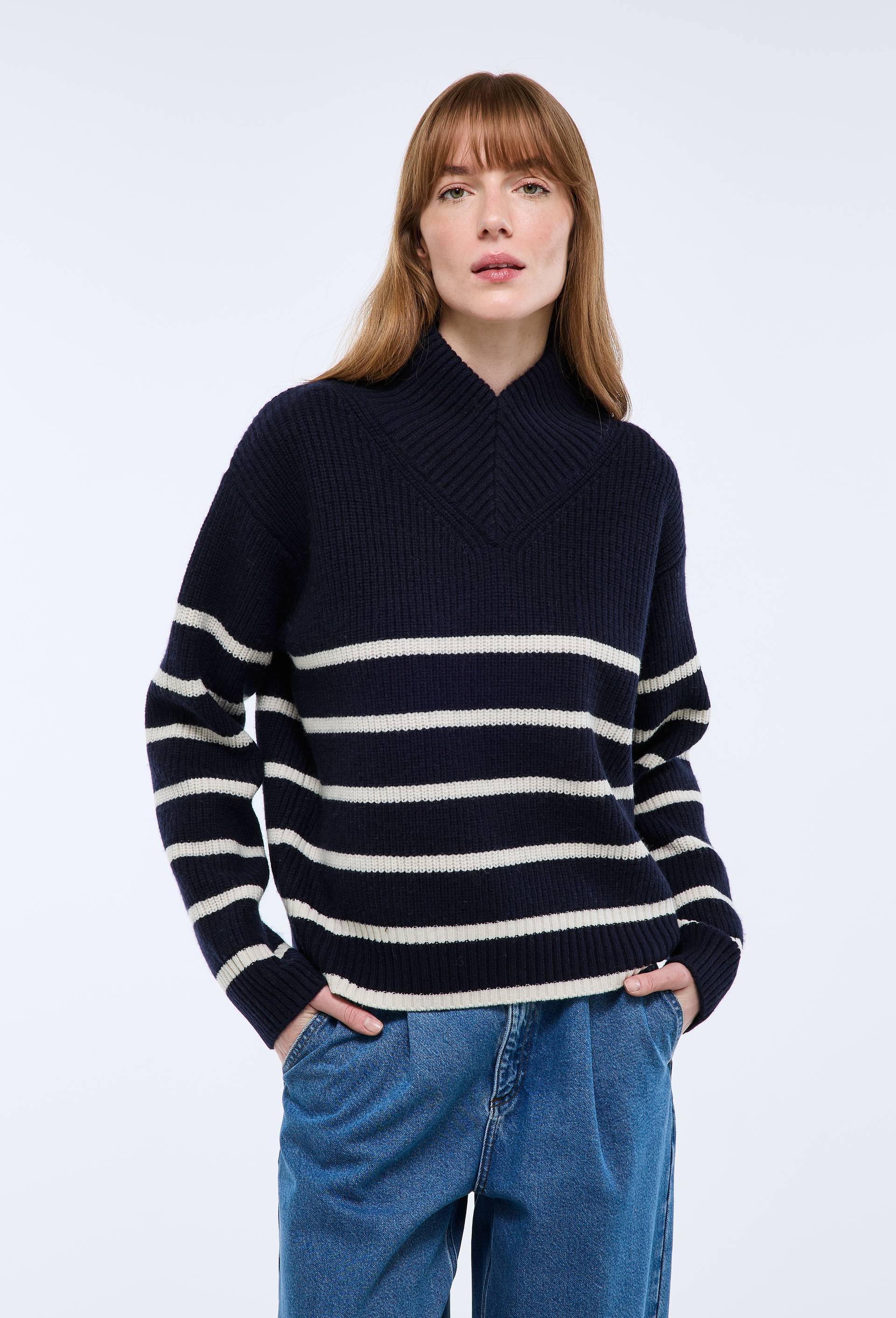 Pull col V montant en laine, Bleu fonc&eacute;, large image number 1