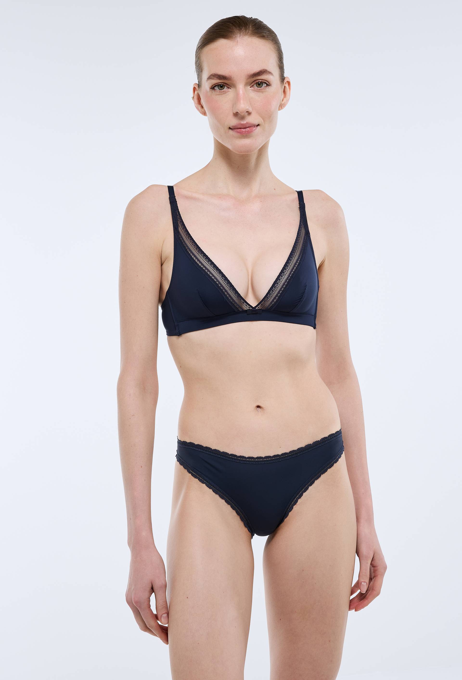 Culotte ALMA en microfibre et dentelle, Bleu fonc&eacute;, swatch image