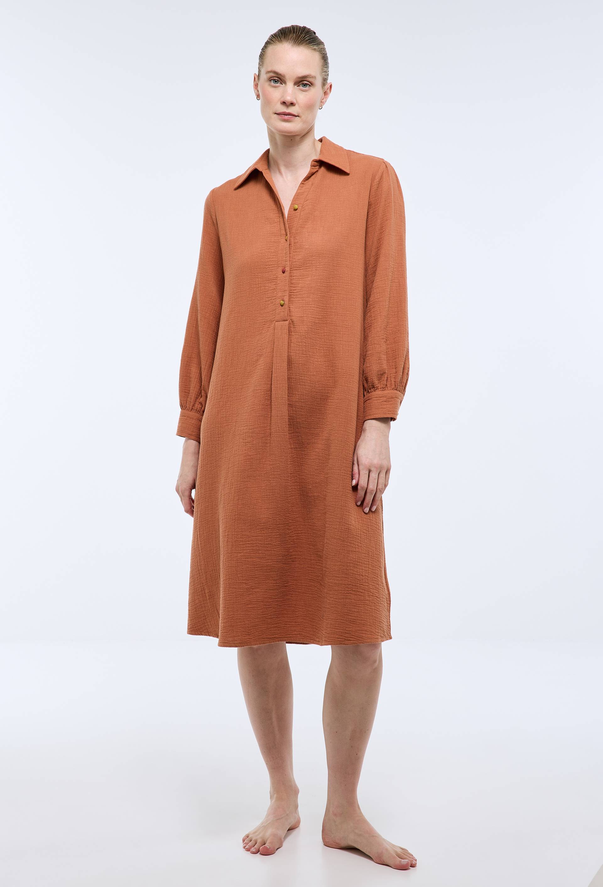 Chemise de nuit longue &agrave; boutons constrast&eacute;s en gaze de coton bio GOTS, Brun, large image number 0