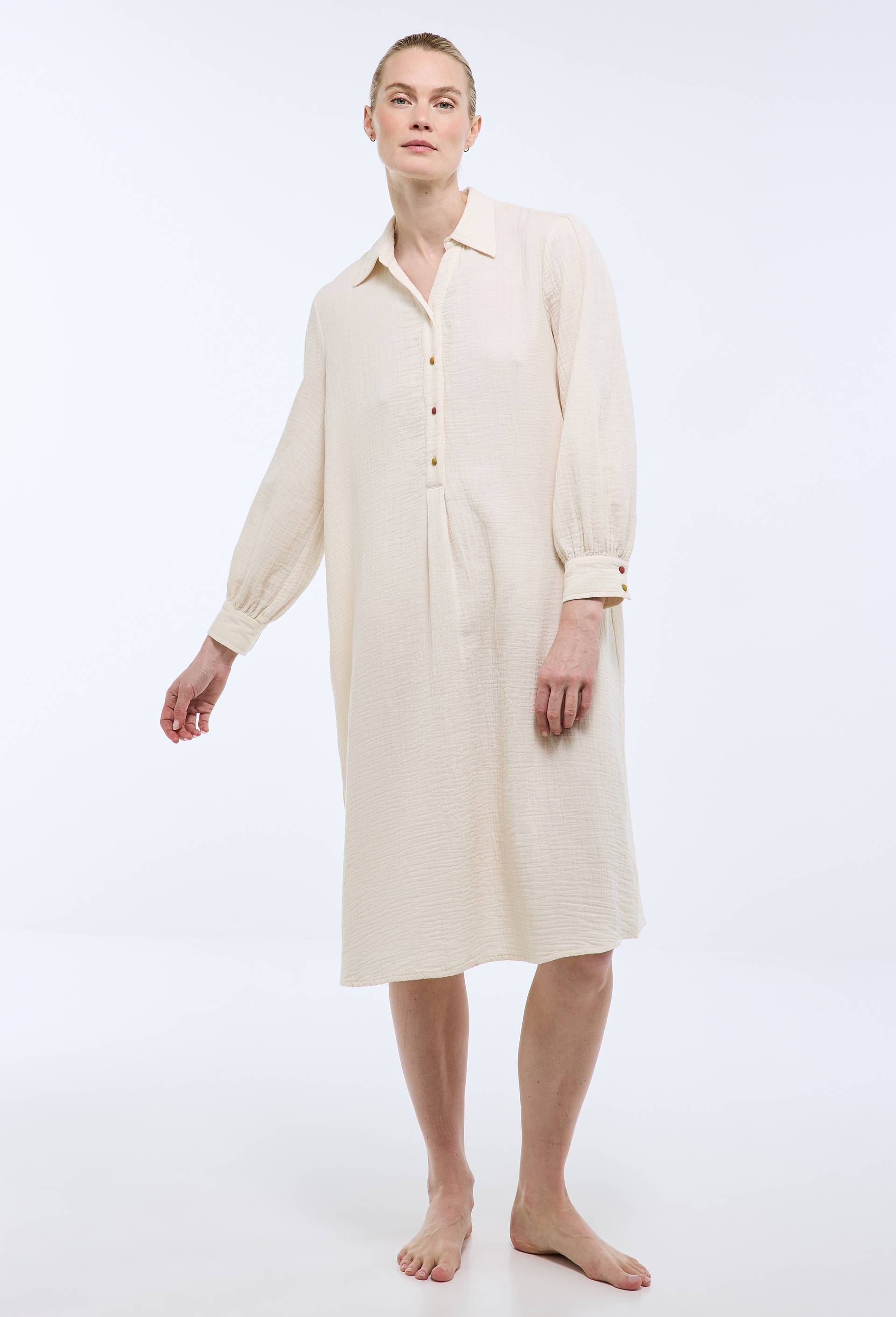 Chemise de nuit longue &agrave; boutons constrast&eacute;s en gaze de coton bio GOTS, Ecru, swatch image