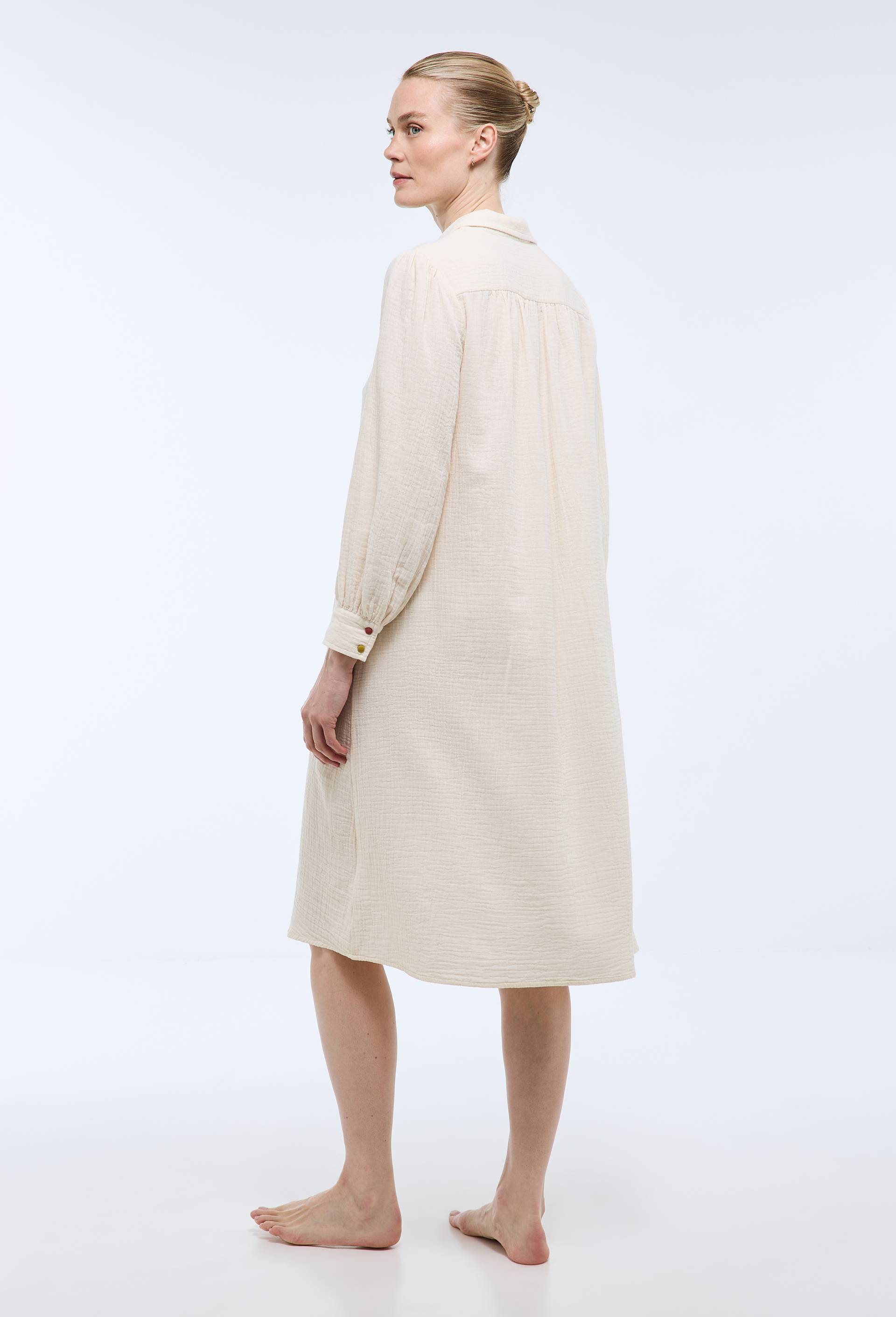 Chemise de nuit longue &agrave; boutons constrast&eacute;s en gaze de coton bio GOTS, Ecru, large image number 1.0