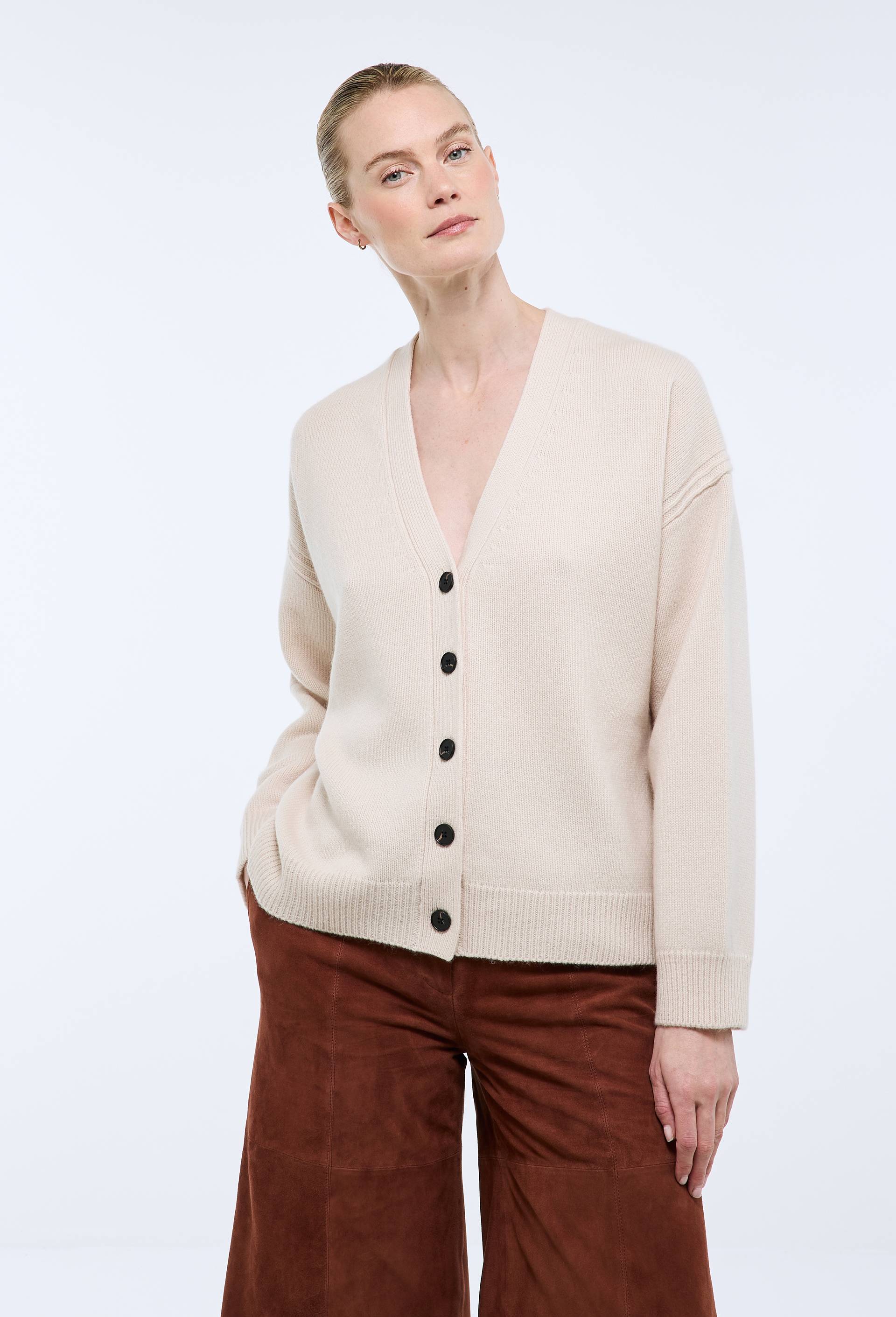 Cardigan boutonn&eacute; manches longues en laine, Ecru, large image number 0